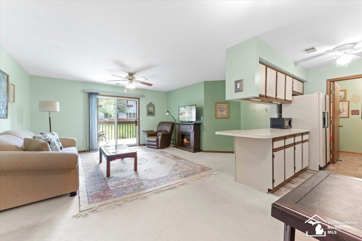 1315 Harbour, 3, Trenton, MI 48183 — Photo 4