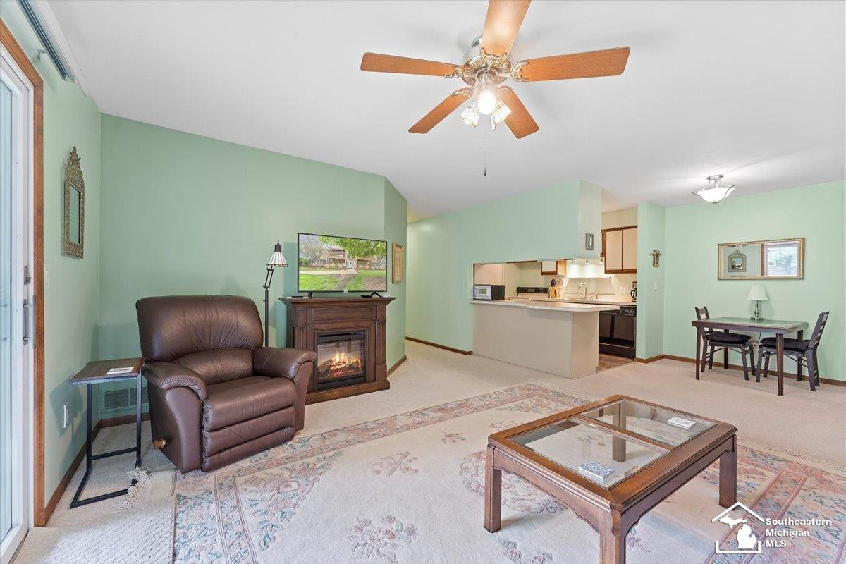 1315 Harbour, 3, Trenton, MI 48183 — Photo 6