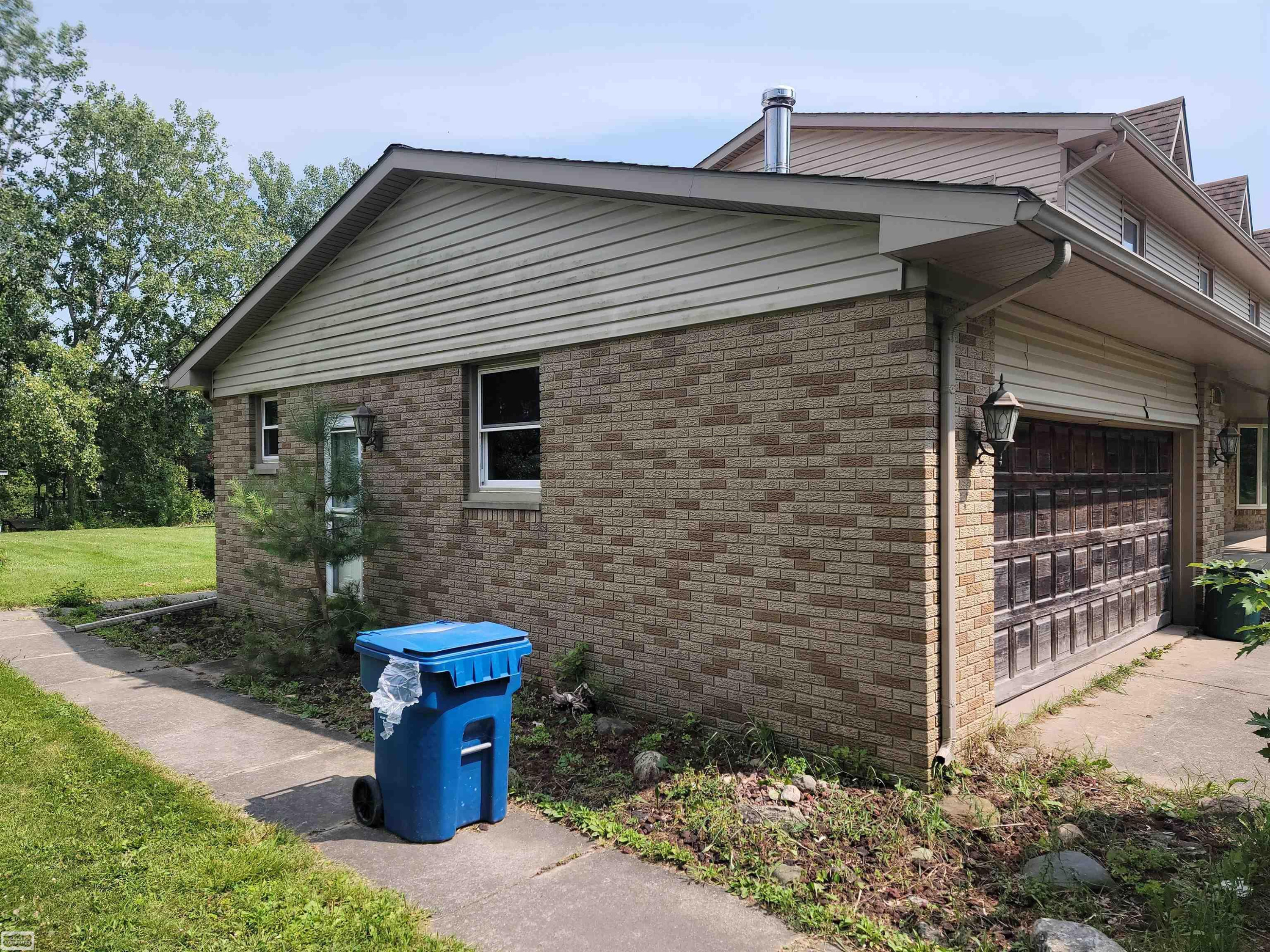 1040 Miller Road, MI — Photo 4