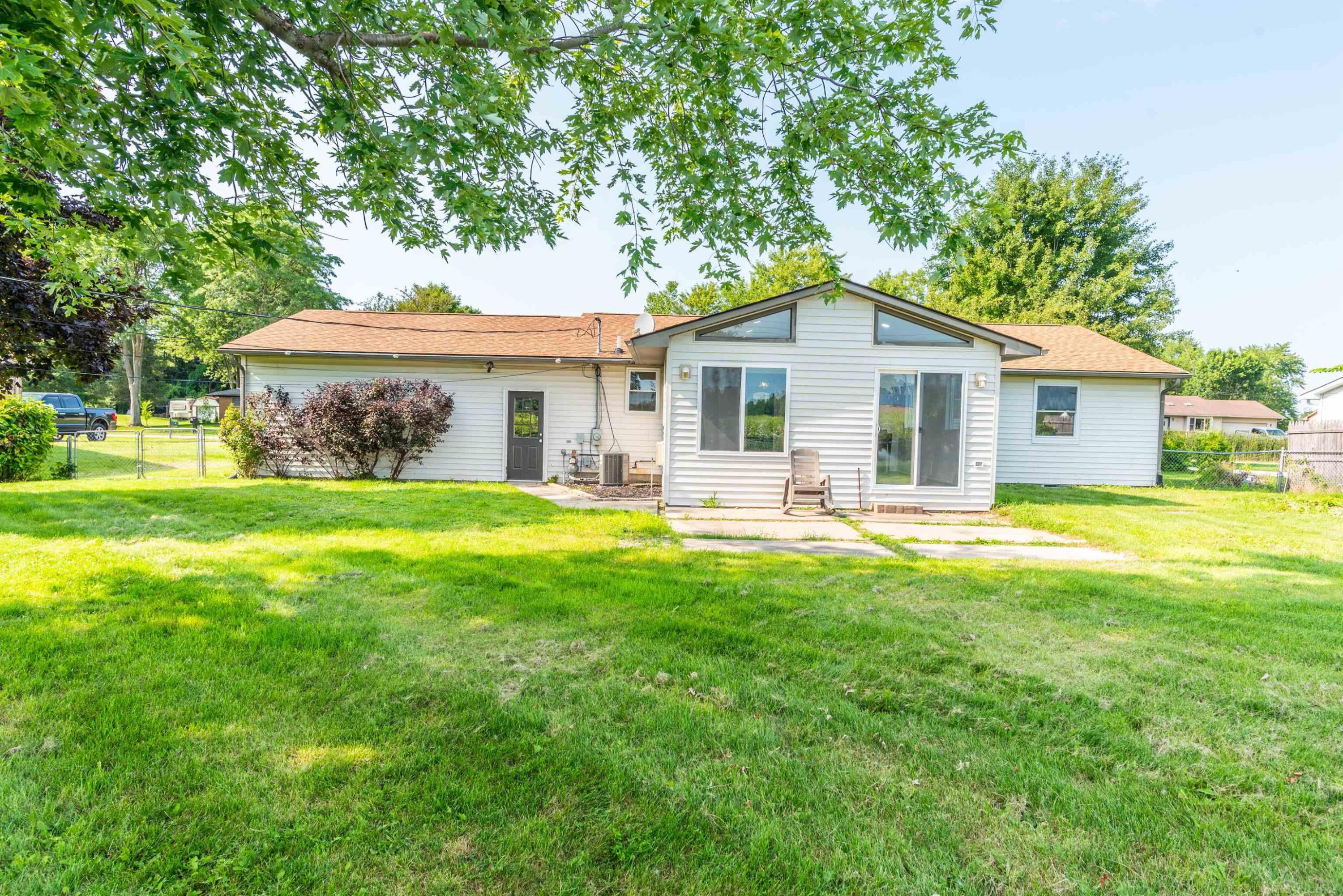 21630 Chester Road, MI — Photo 4