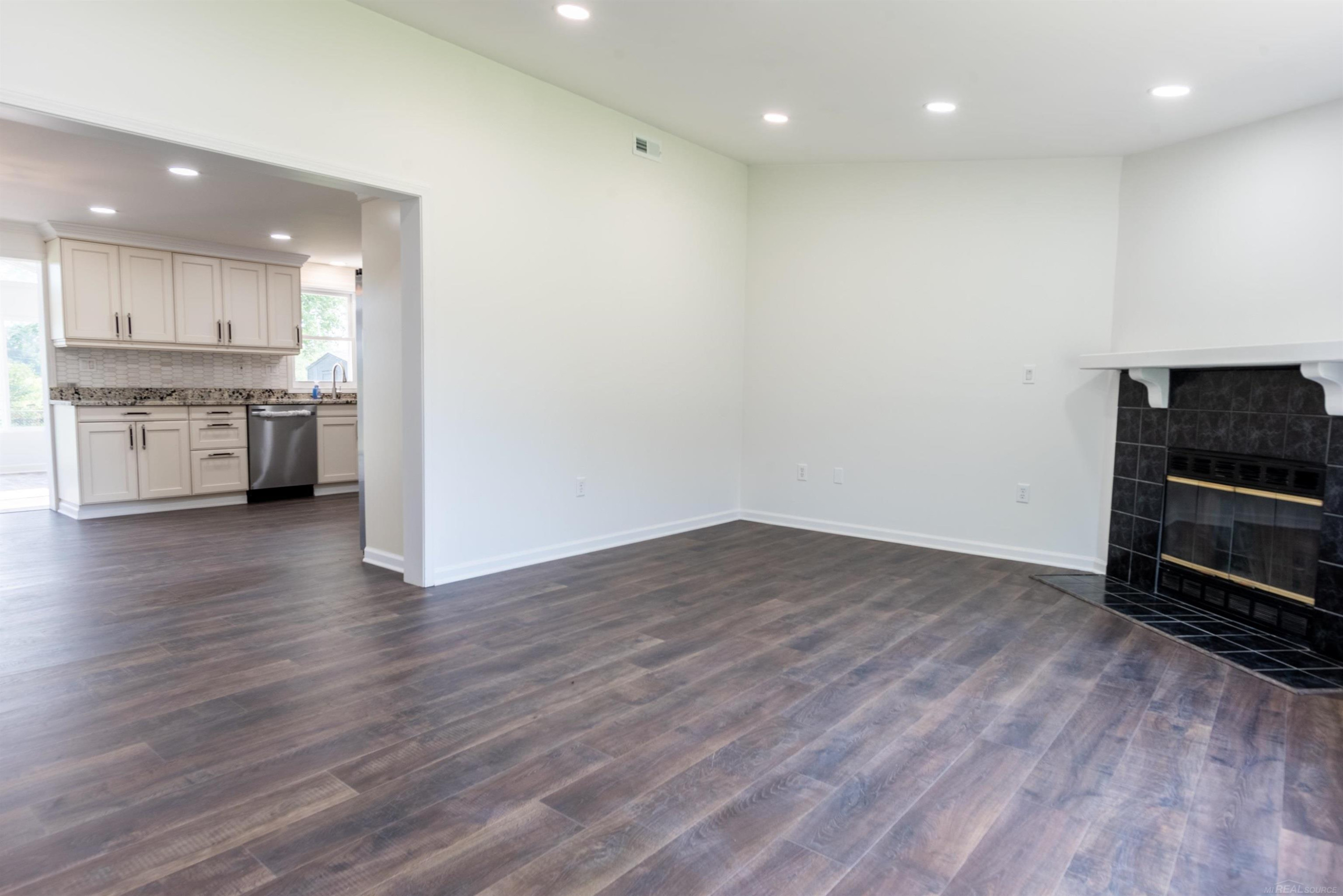 21630 Chester Road, MI — Photo 8