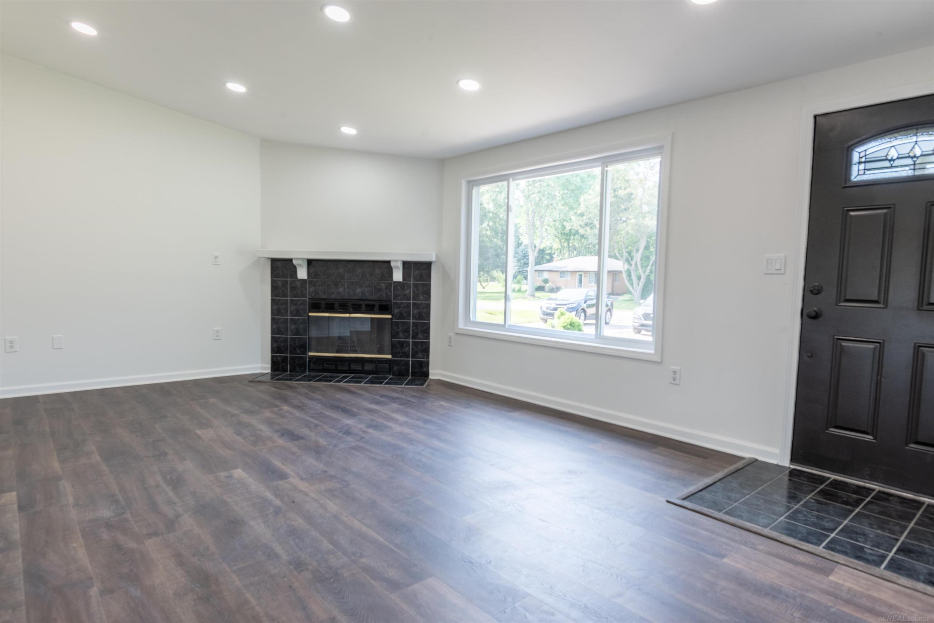 21630 Chester Road, MI — Photo 9