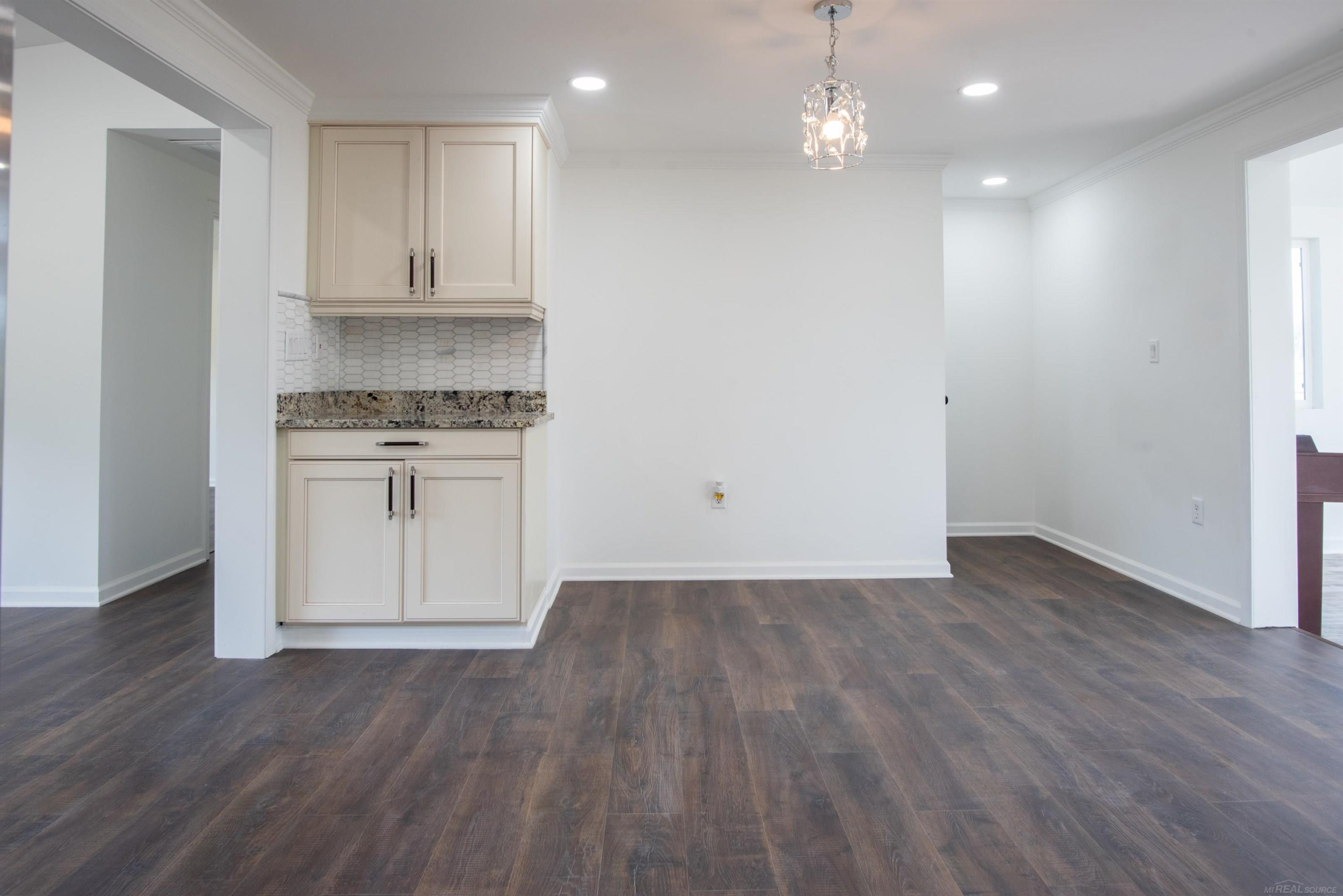 21630 Chester Road, MI — Photo 13