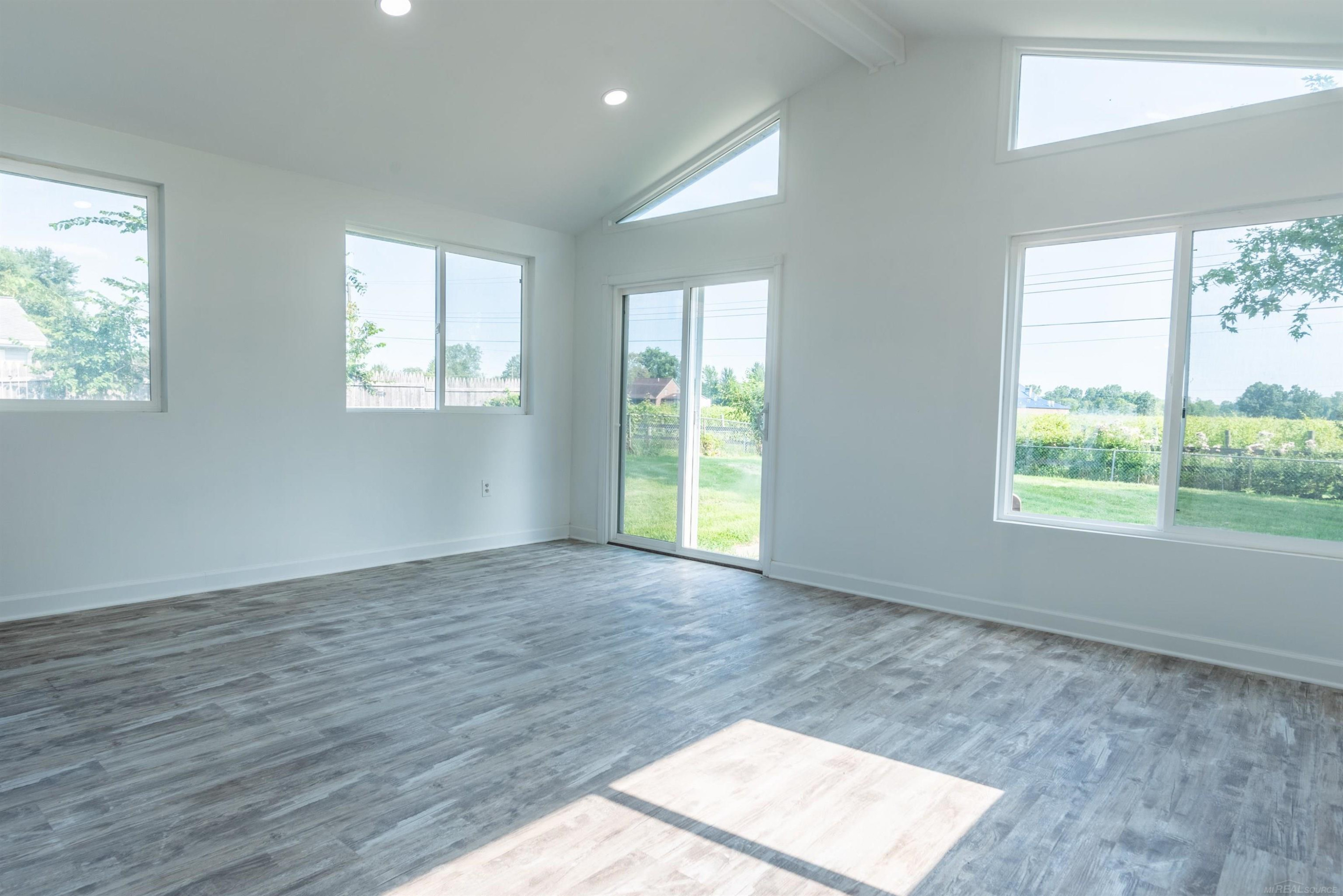 21630 Chester Road, MI — Photo 14