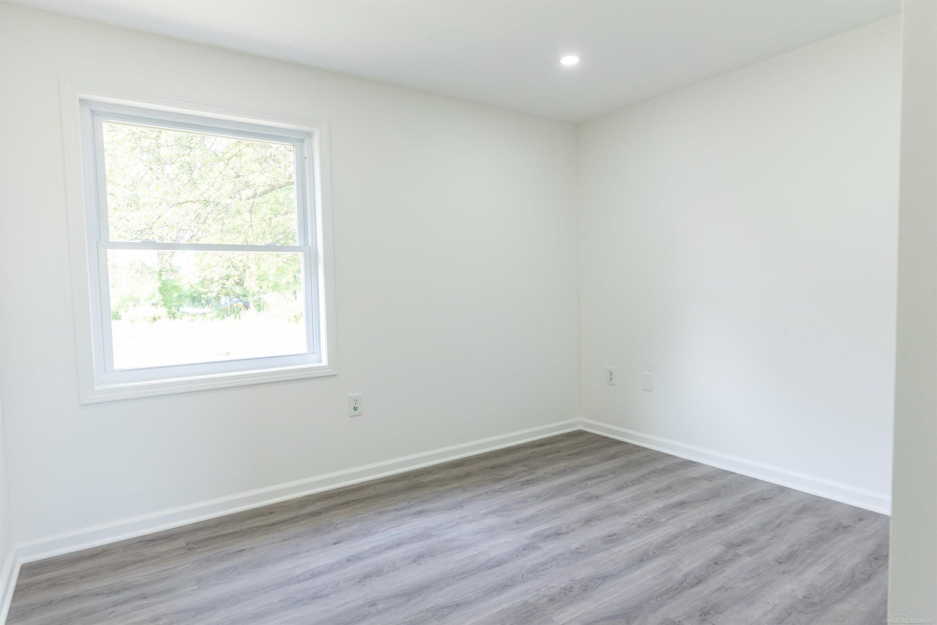 21630 Chester Road, MI — Photo 18