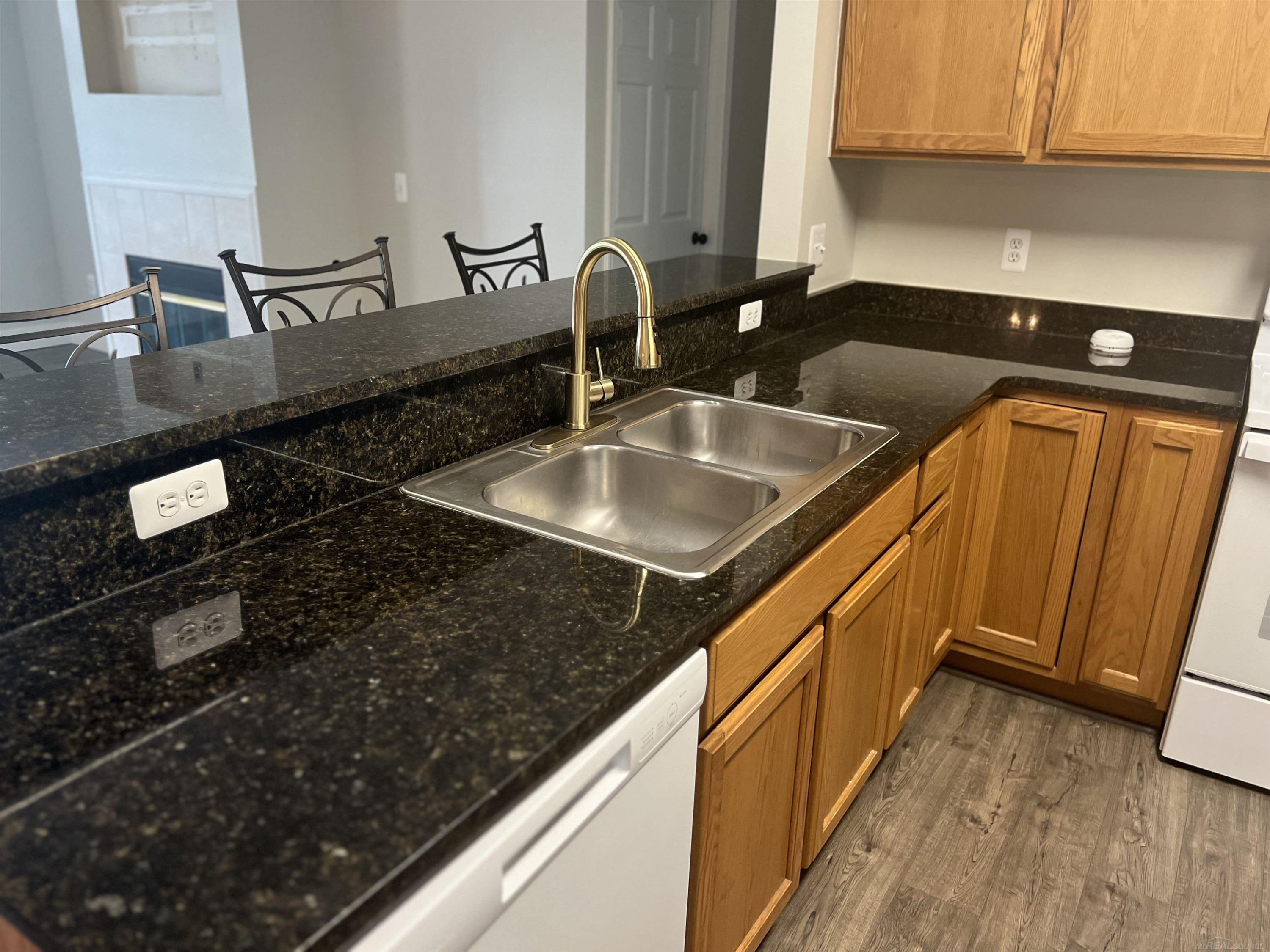 5733 twin oaks Drive, Sterling Heights, MI 48314 — Photo 10