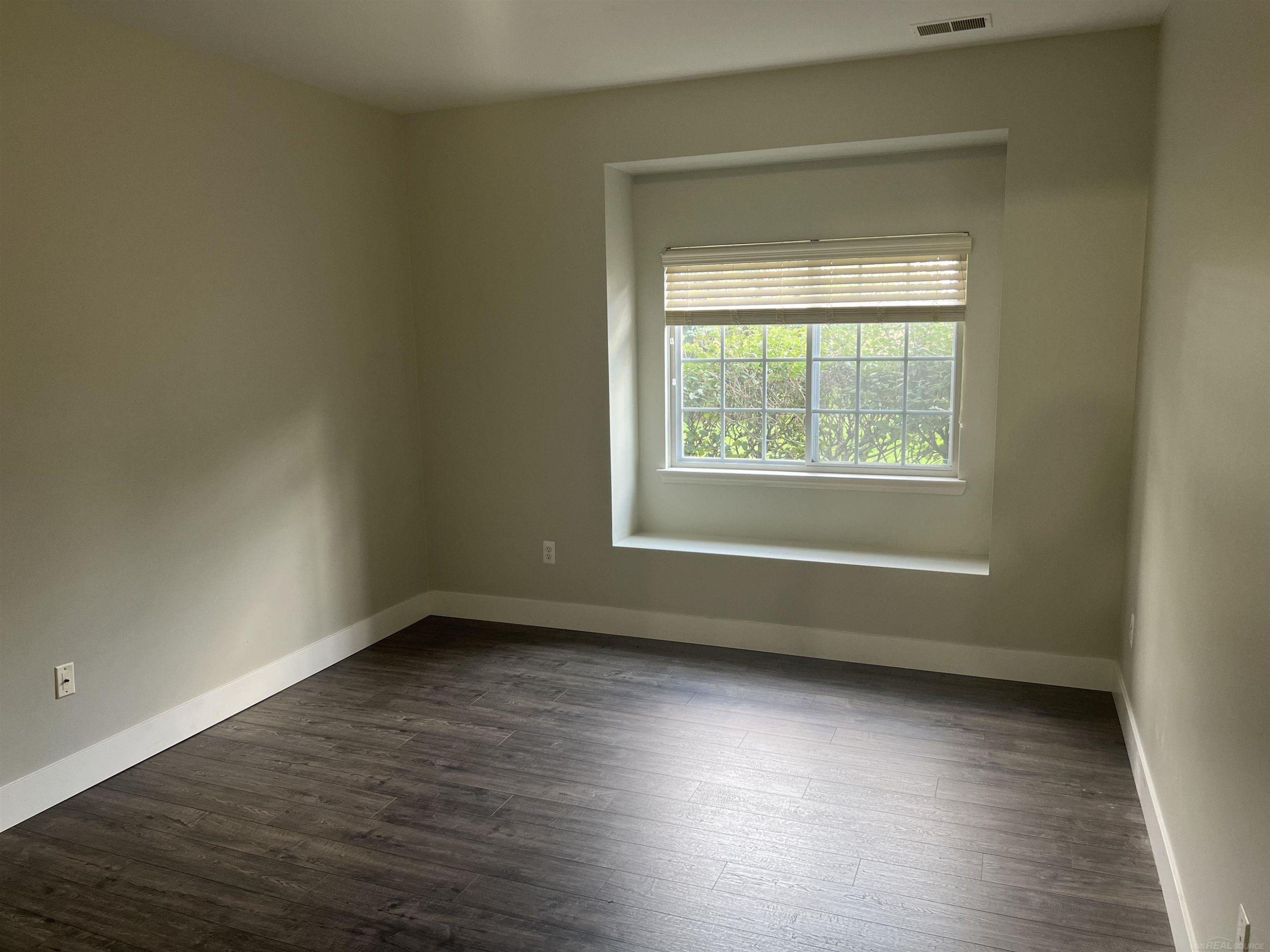 5733 twin oaks Drive, Sterling Heights, MI 48314 — Photo 18