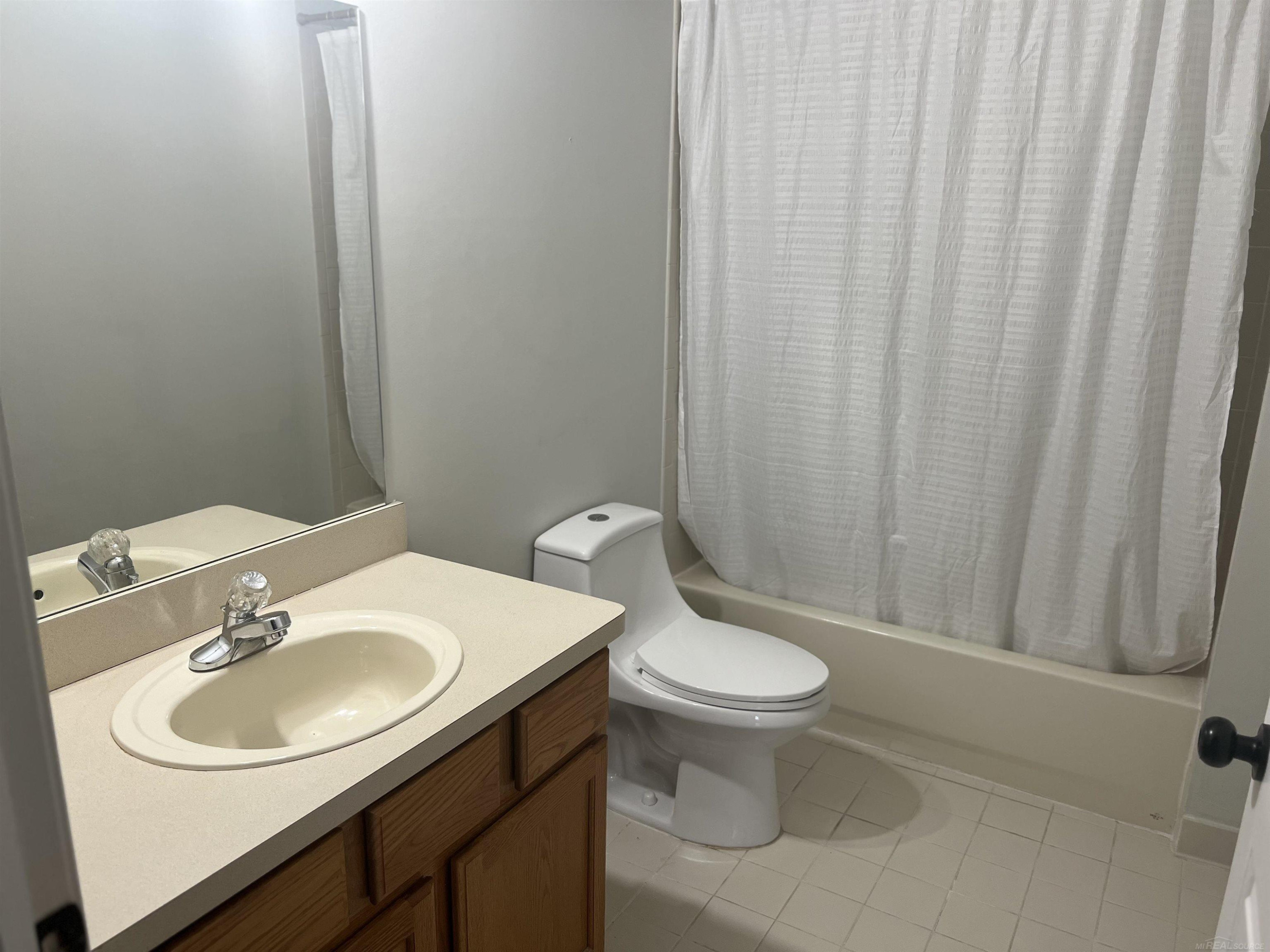 5733 twin oaks Drive, Sterling Heights, MI 48314 — Photo 19