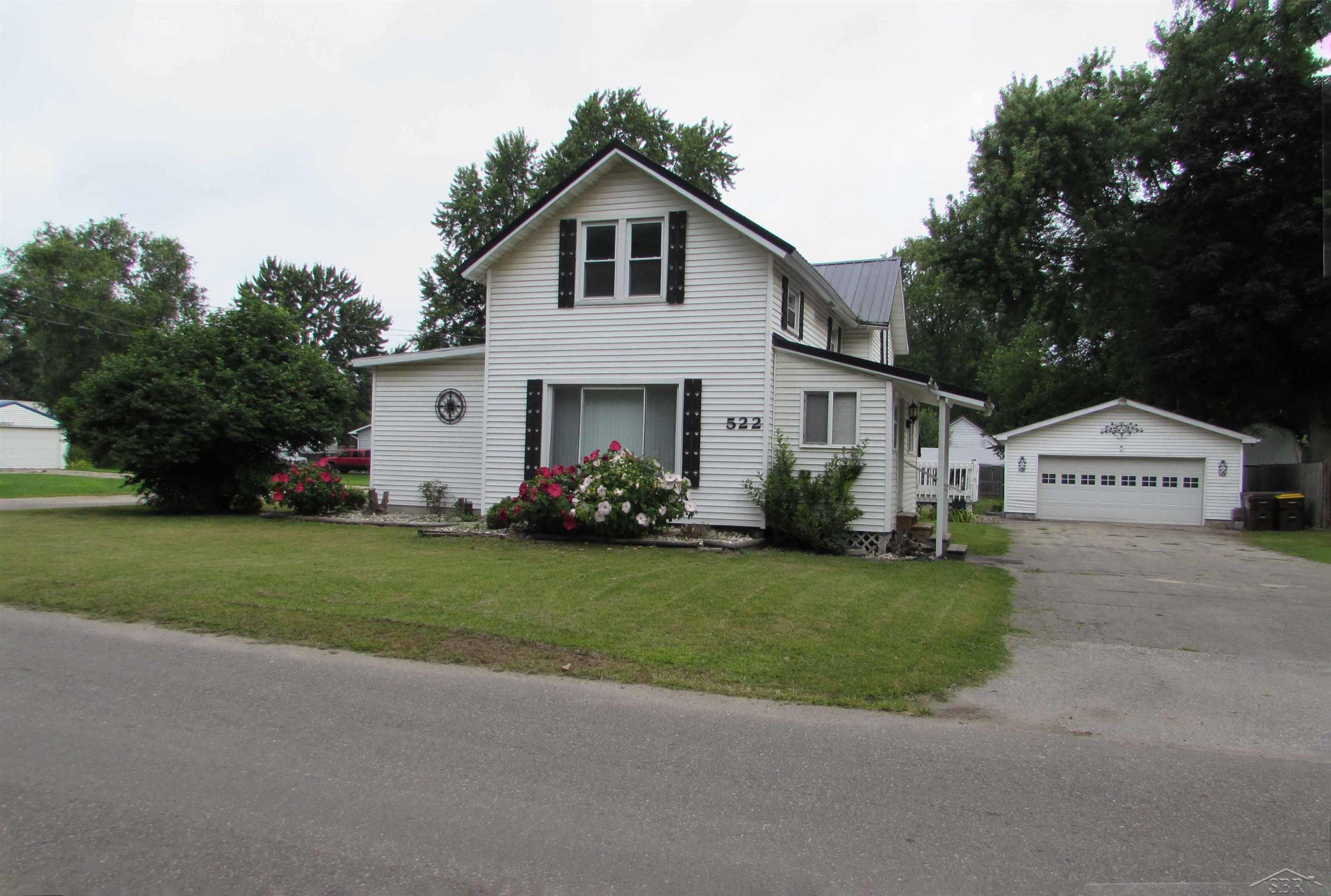 522 Lansing Street, Chesaning, MI 48616 — front exterior