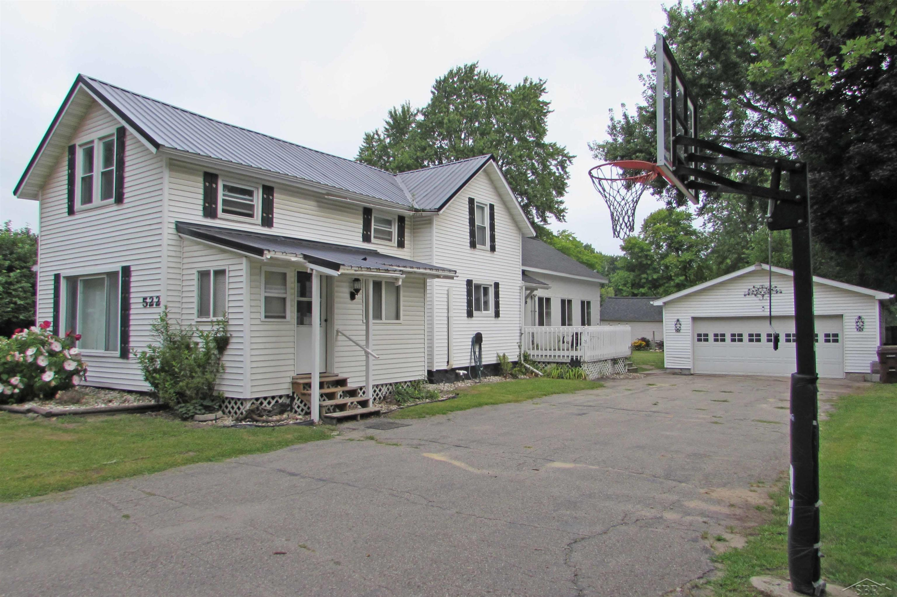 522 Lansing Street, Chesaning, MI 48616 — Photo 2