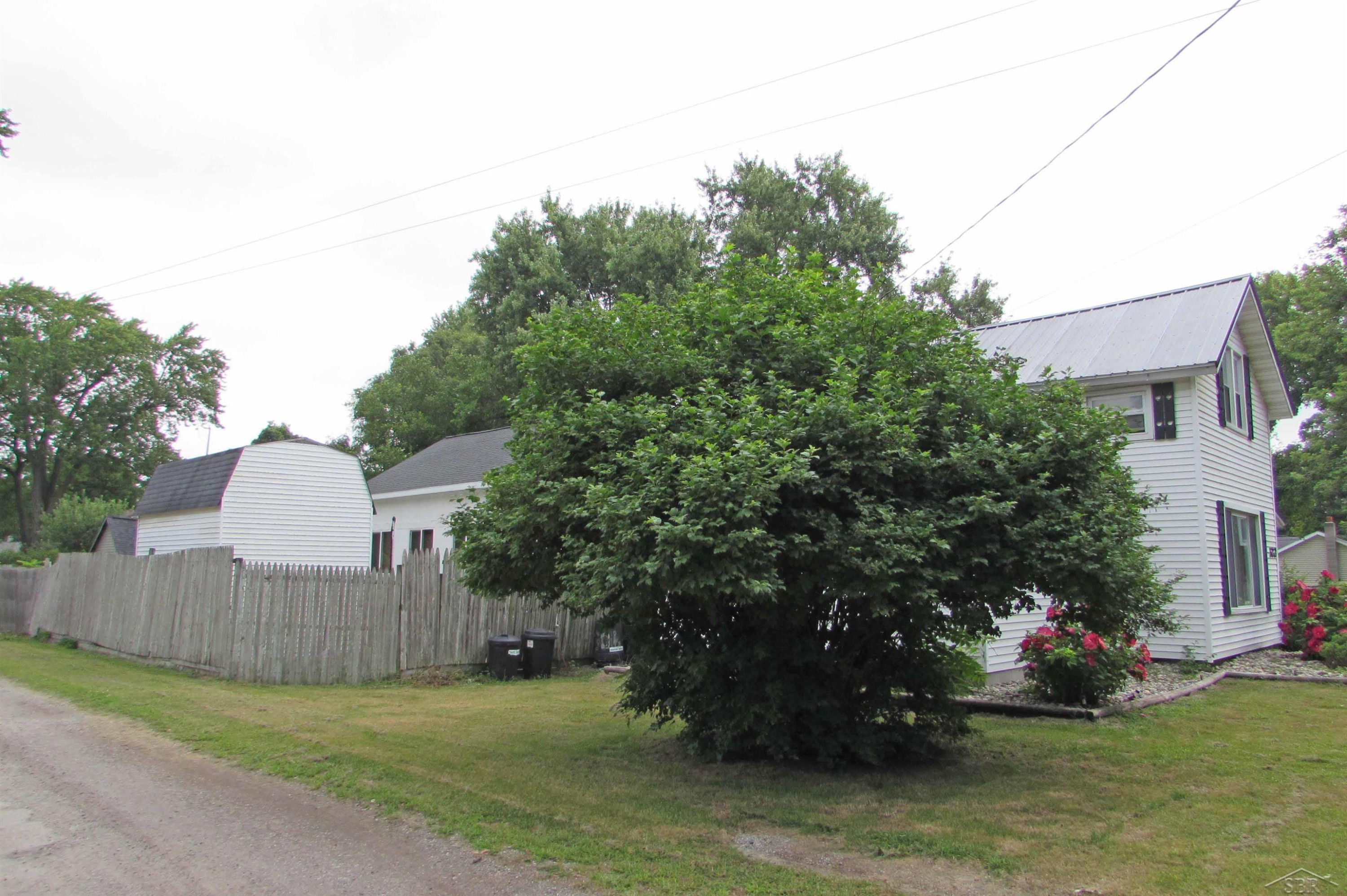 522 Lansing Street, Chesaning, MI 48616 — Photo 6