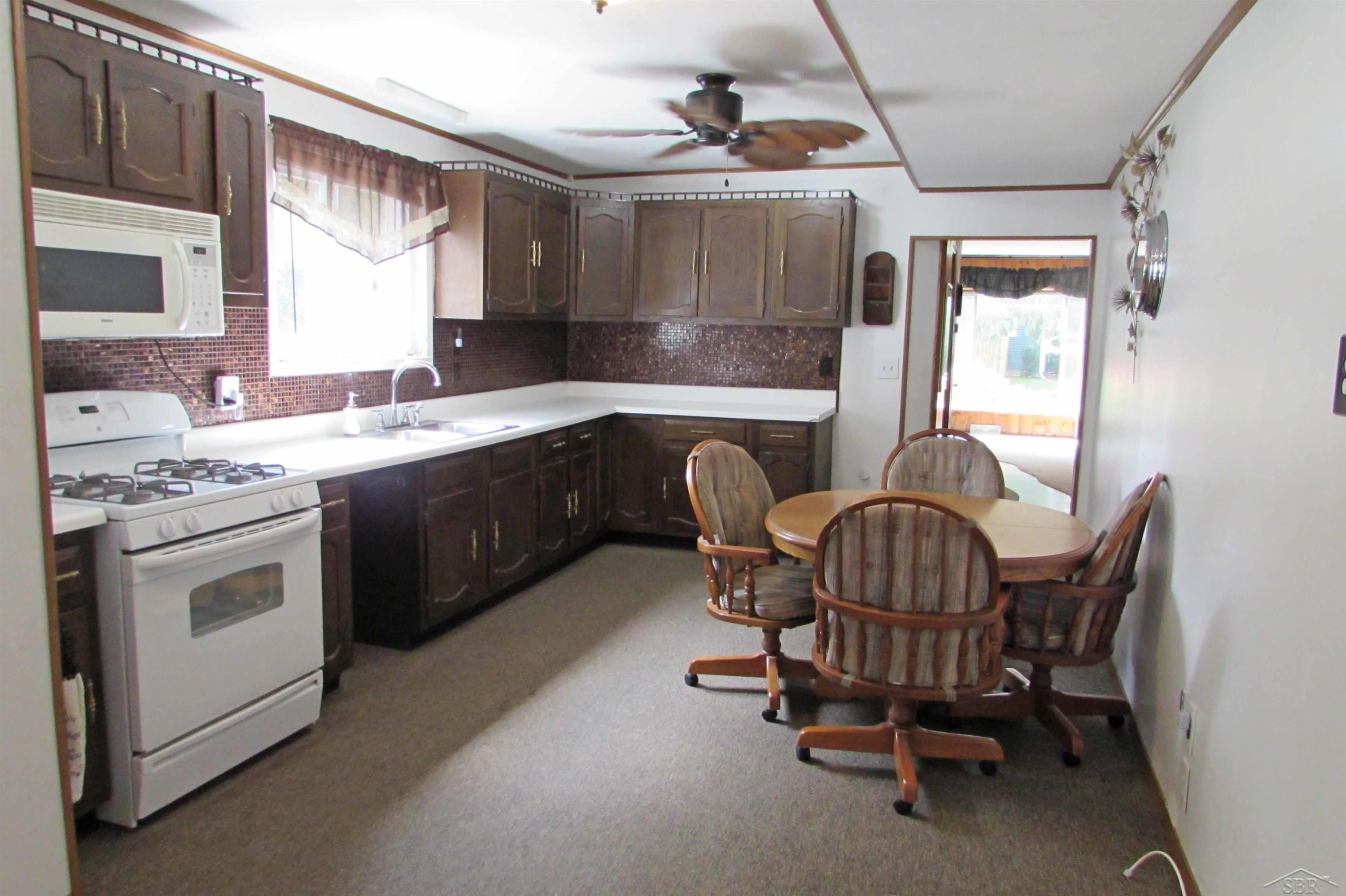 522 Lansing Street, Chesaning, MI 48616 — Photo 12
