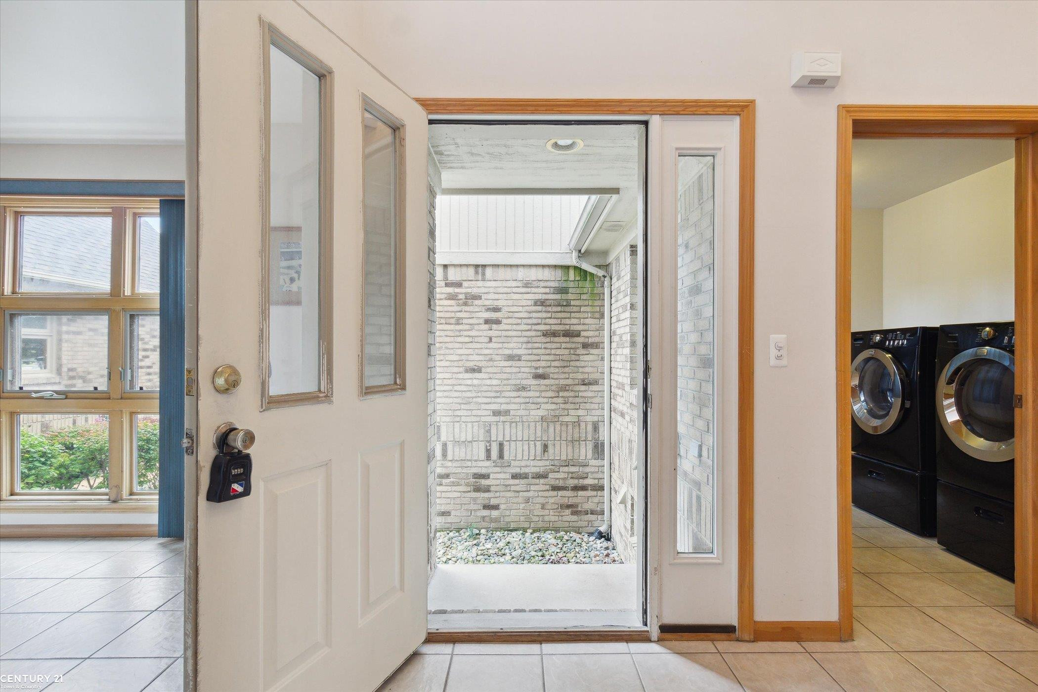 14939 Stoney Brook Drive, Utica, MI 48315 — Photo 7