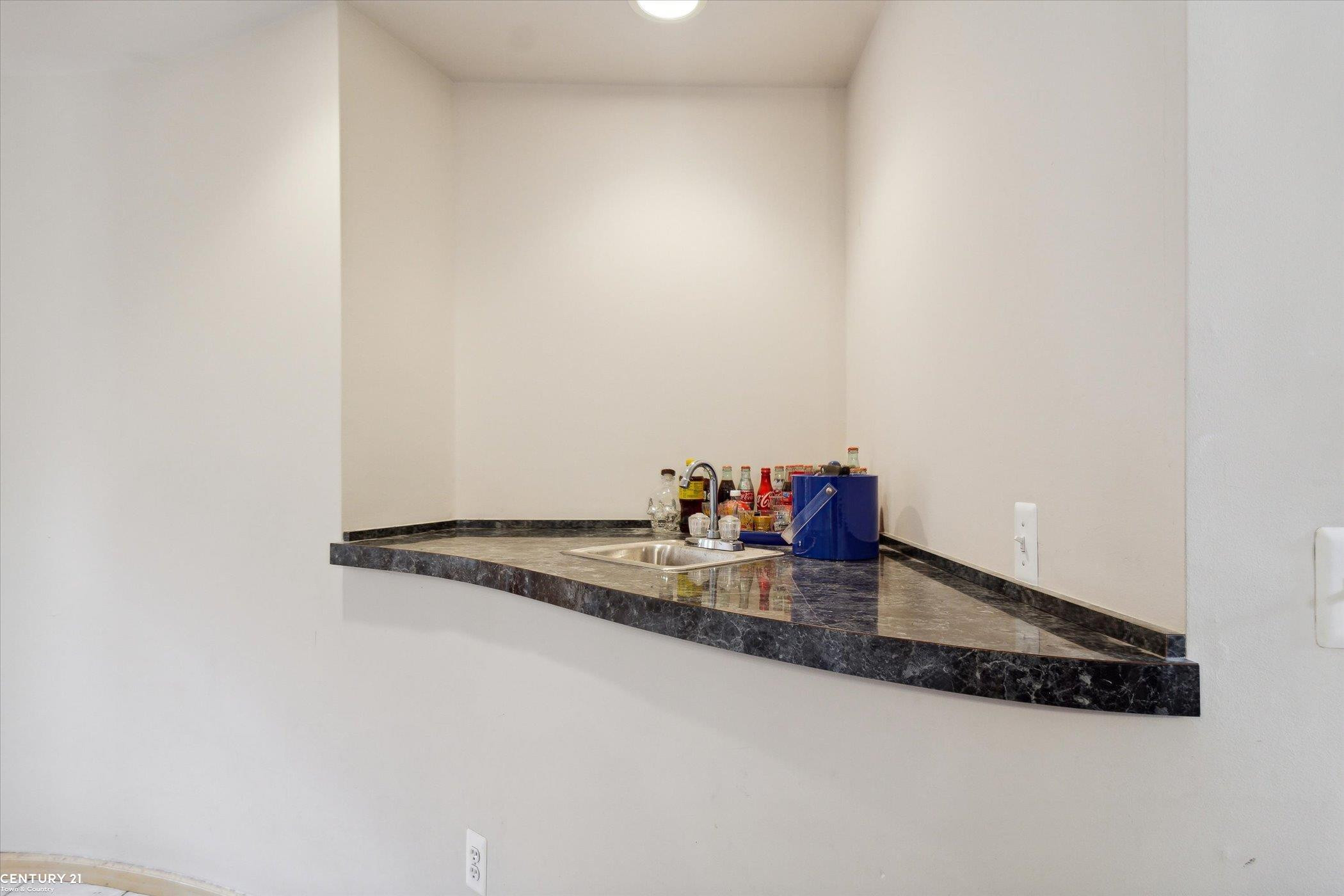 14939 Stoney Brook Drive, Utica, MI 48315 — Photo 25