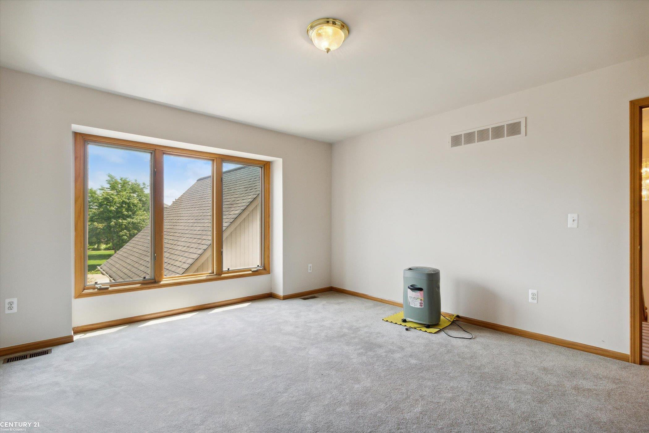 14939 Stoney Brook Drive, Utica, MI 48315 — Photo 37