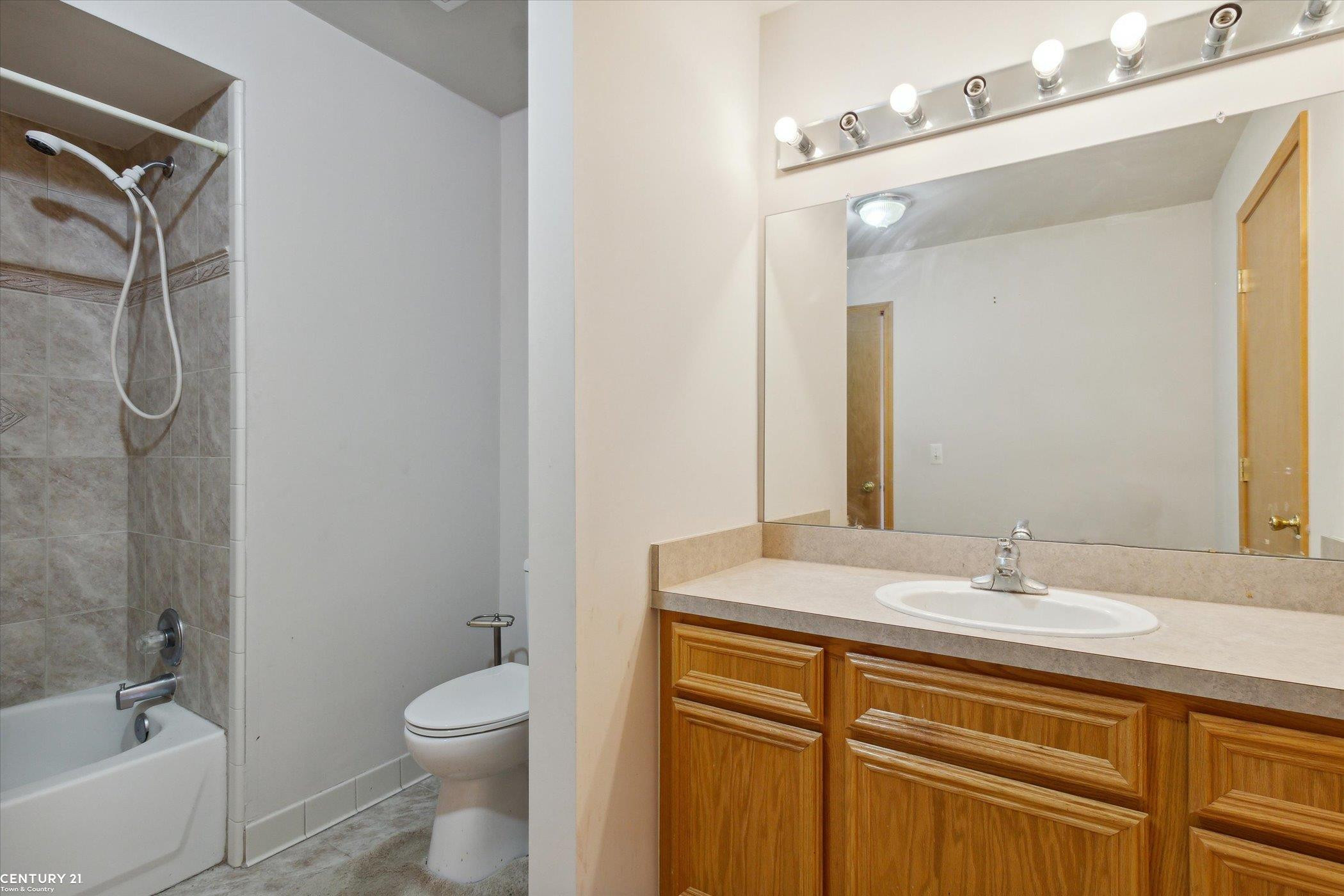 14939 Stoney Brook Drive, Utica, MI 48315 — Photo 39