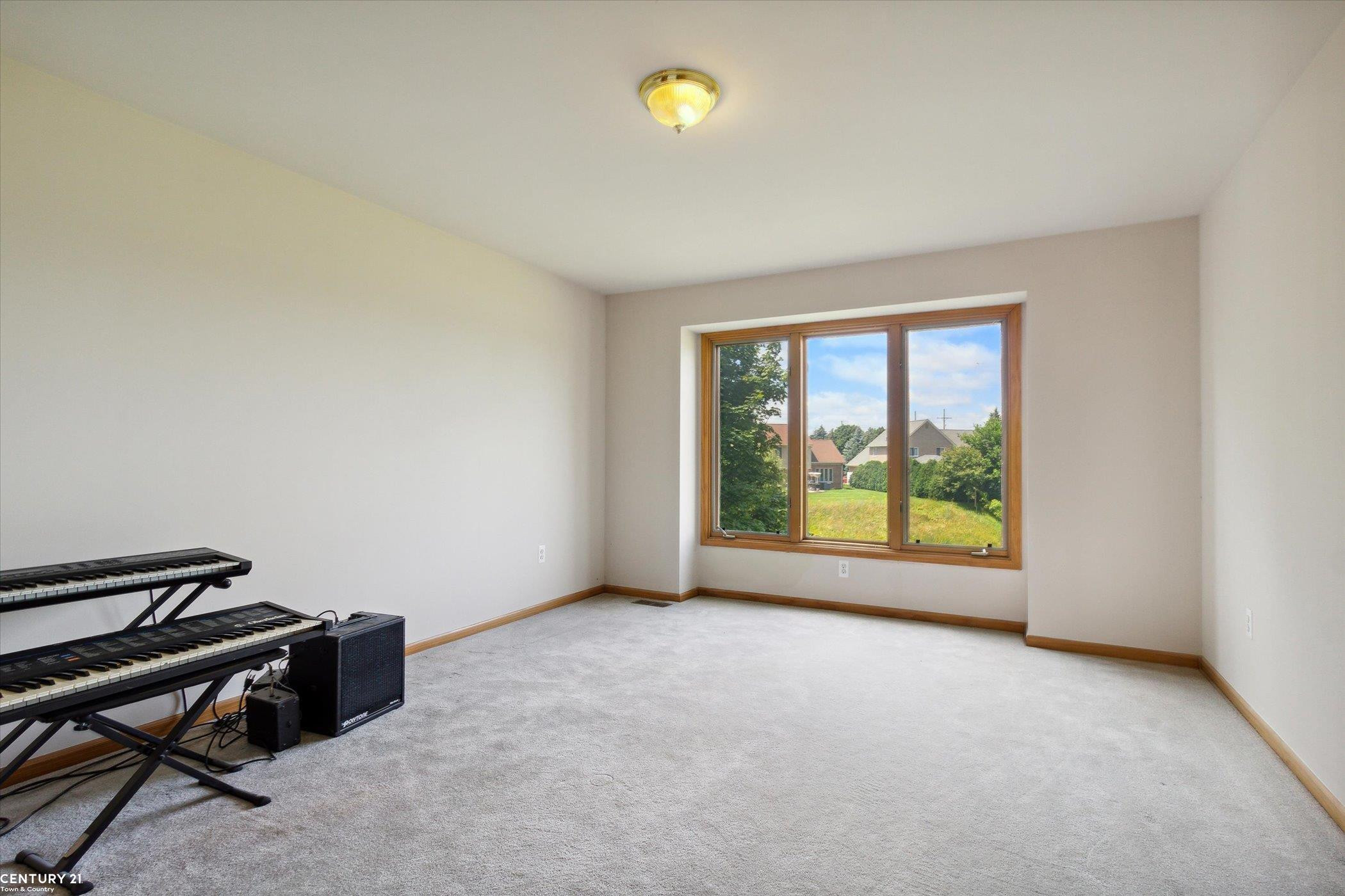 14939 Stoney Brook Drive, Utica, MI 48315 — Photo 42