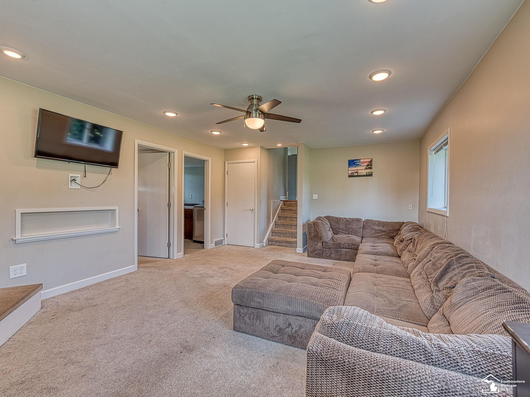4949 Colf, Carleton, MI 48117 — Photo 3