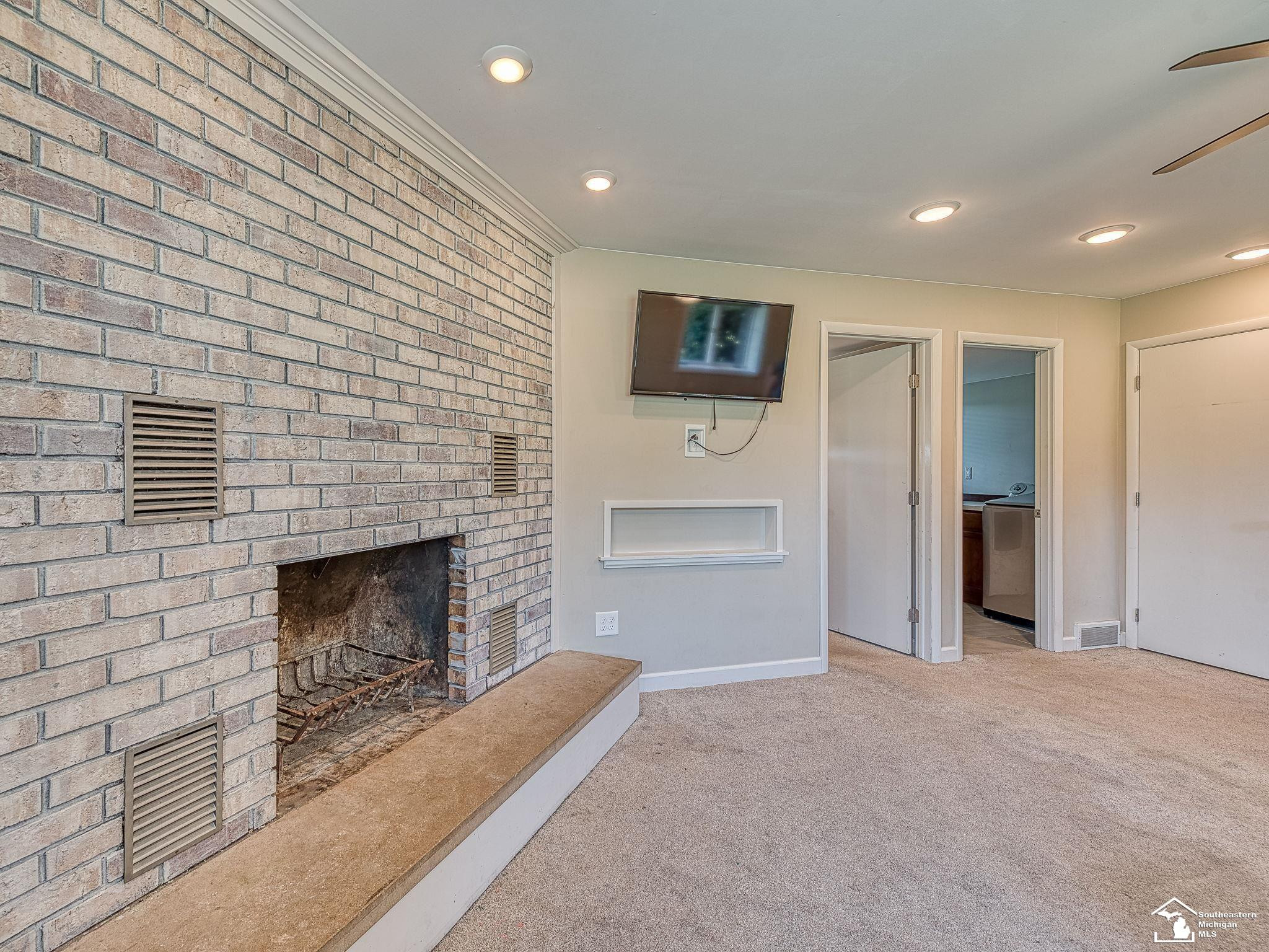 4949 Colf, Carleton, MI 48117 — Photo 4