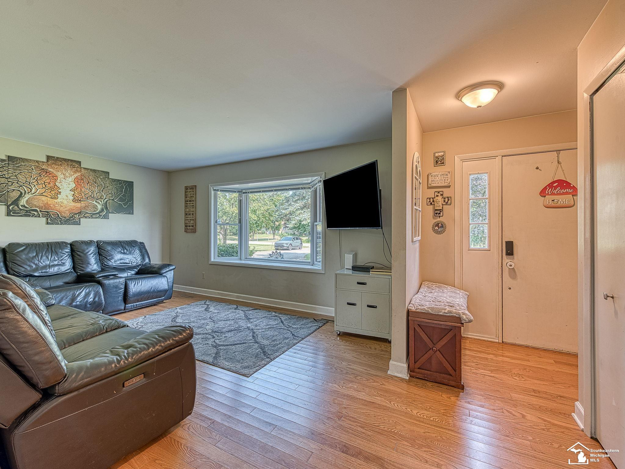 4949 Colf, Carleton, MI 48117 — Photo 9