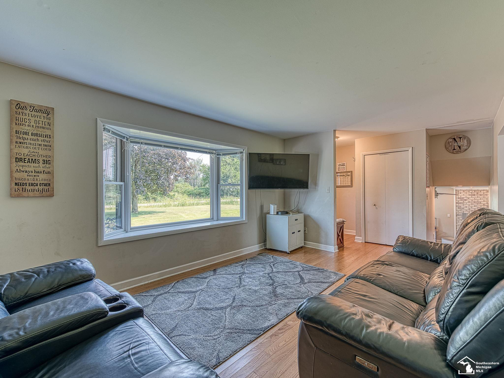 4949 Colf, Carleton, MI 48117 — Photo 10
