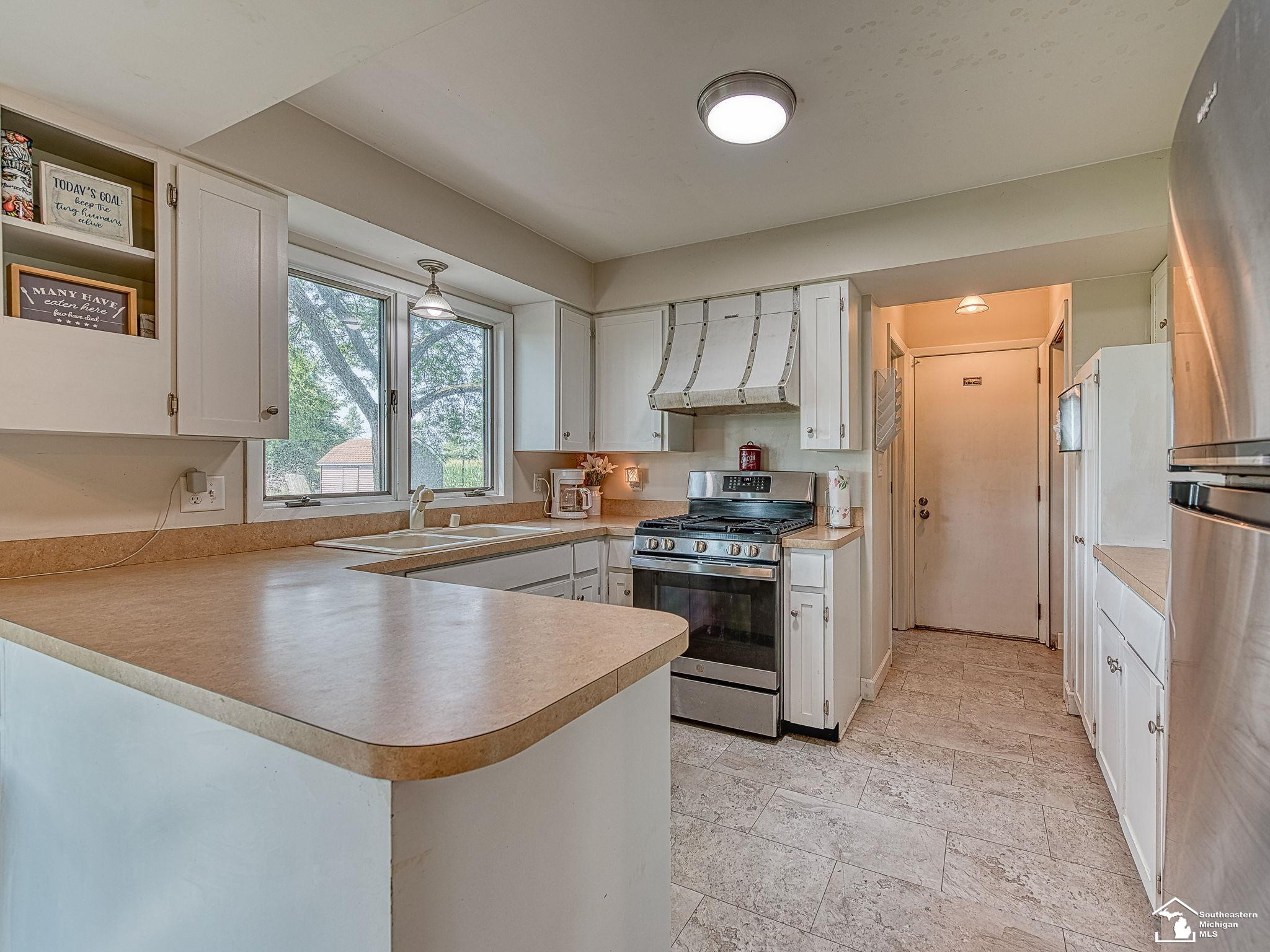 4949 Colf, Carleton, MI 48117 — Photo 17