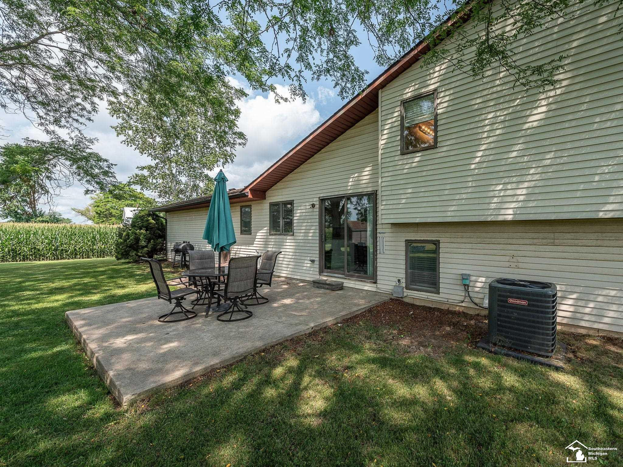 4949 Colf, Carleton, MI 48117 — Photo 32