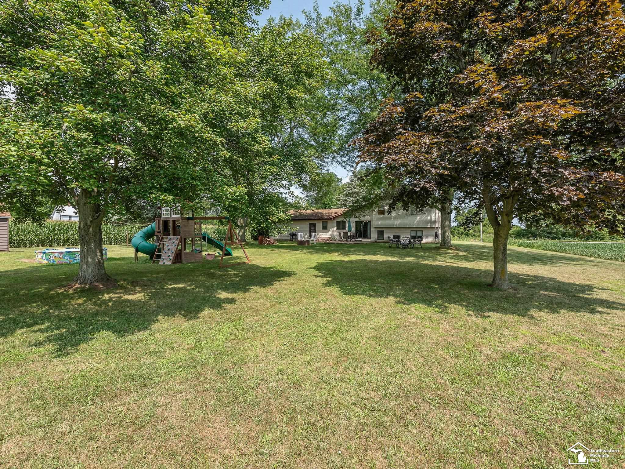 4949 Colf, Carleton, MI 48117 — Photo 36