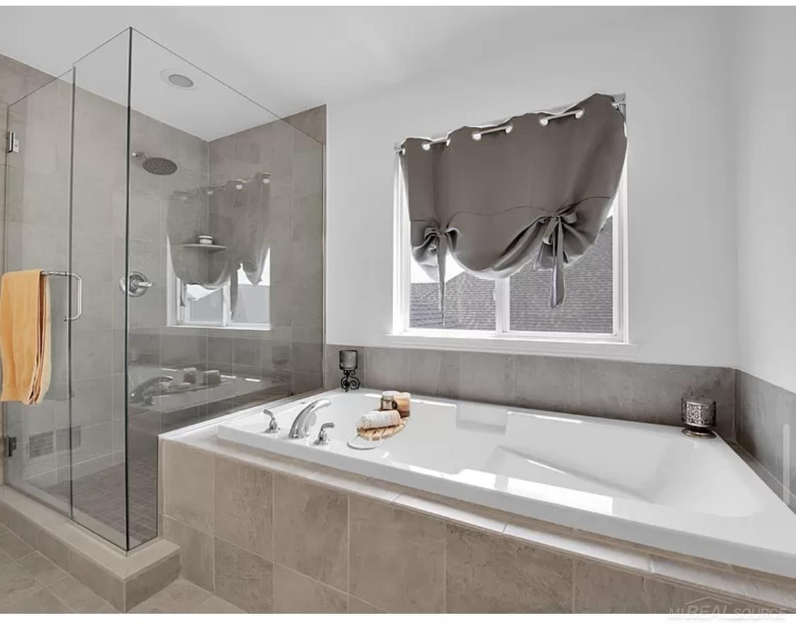 49821 Bingham Lane, MI 48044 — Photo 16