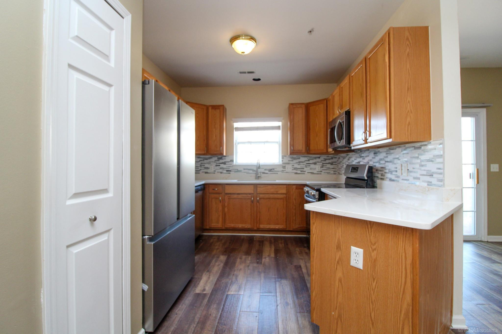 8201 Addington Drive, Walled Lake, MI 48390 — Photo 3