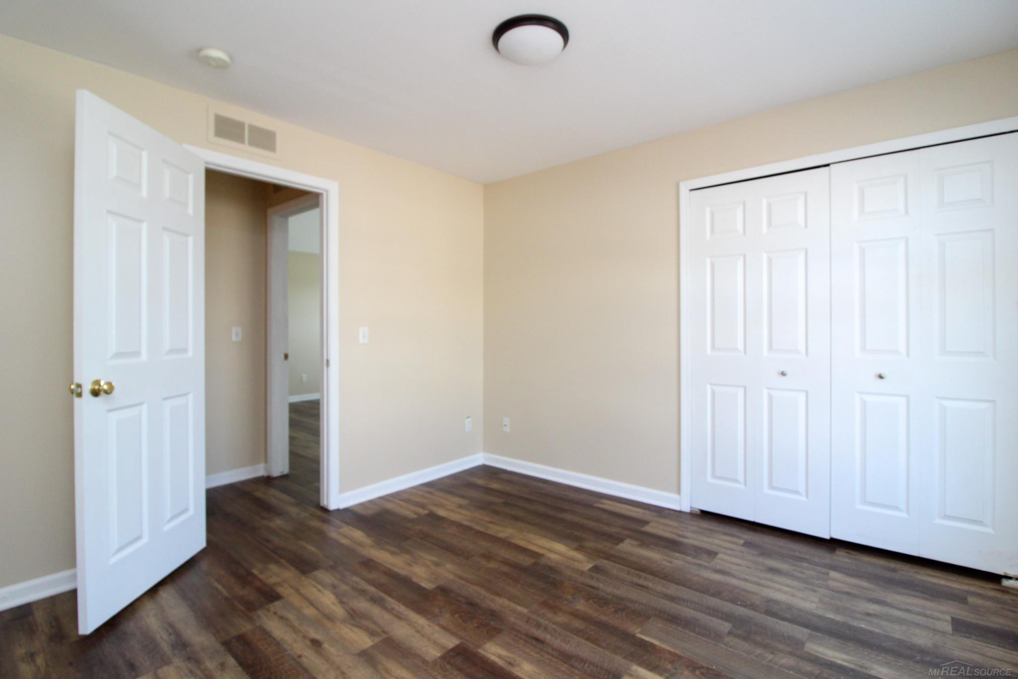 8201 Addington Drive, Walled Lake, MI 48390 — Photo 9