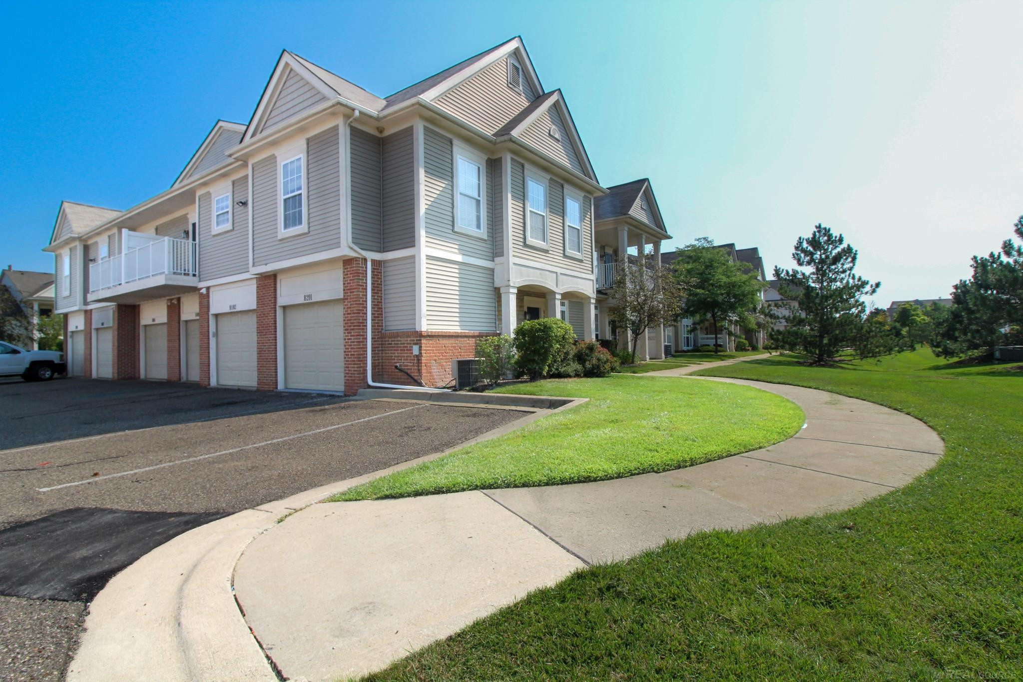 8201 Addington Drive, Walled Lake, MI 48390 — Photo 22