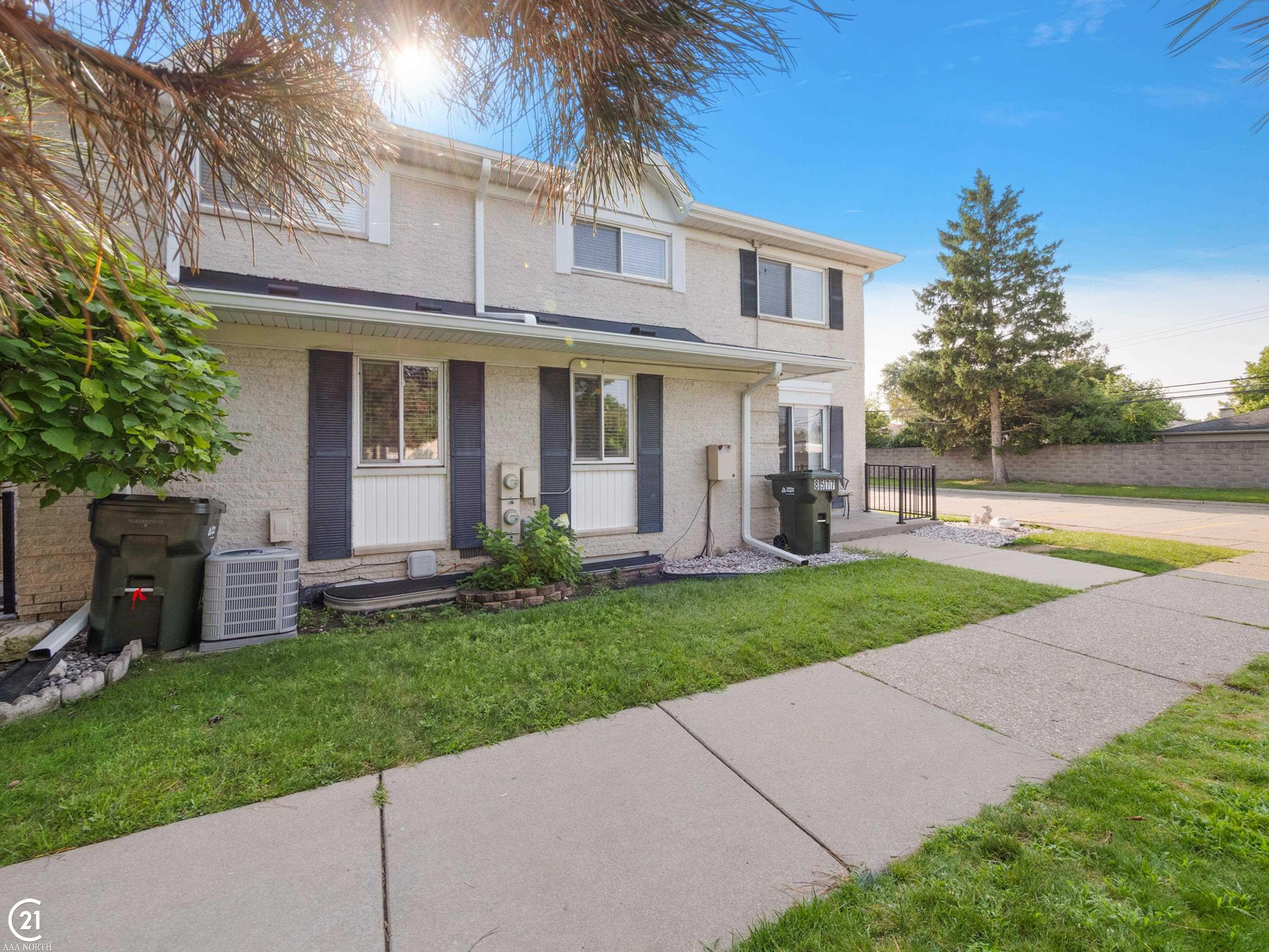 8577 Winchester Drive, Sterling Heights, MI 48313 — Photo 2