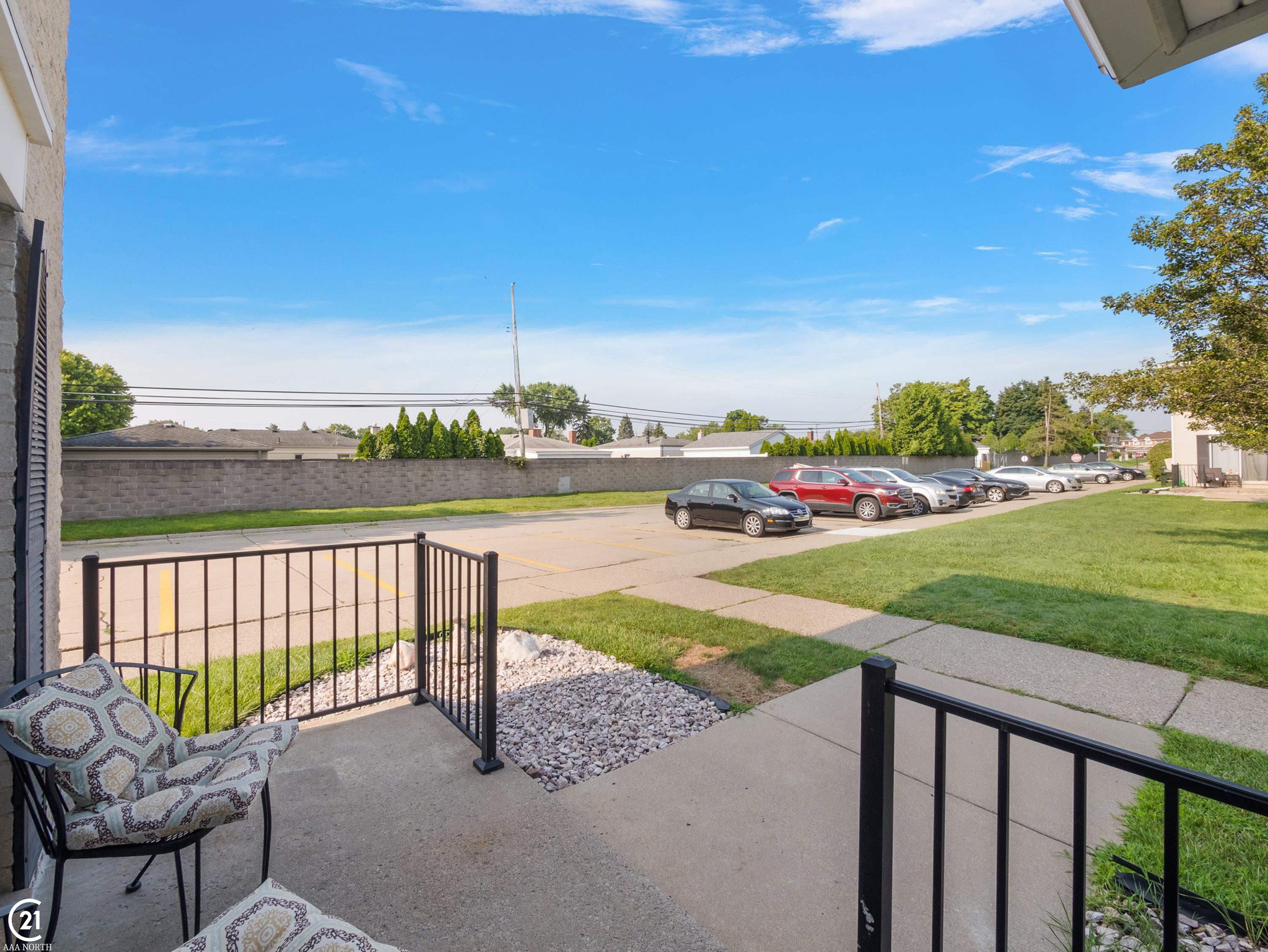 8577 Winchester Drive, Sterling Heights, MI 48313 — Photo 7