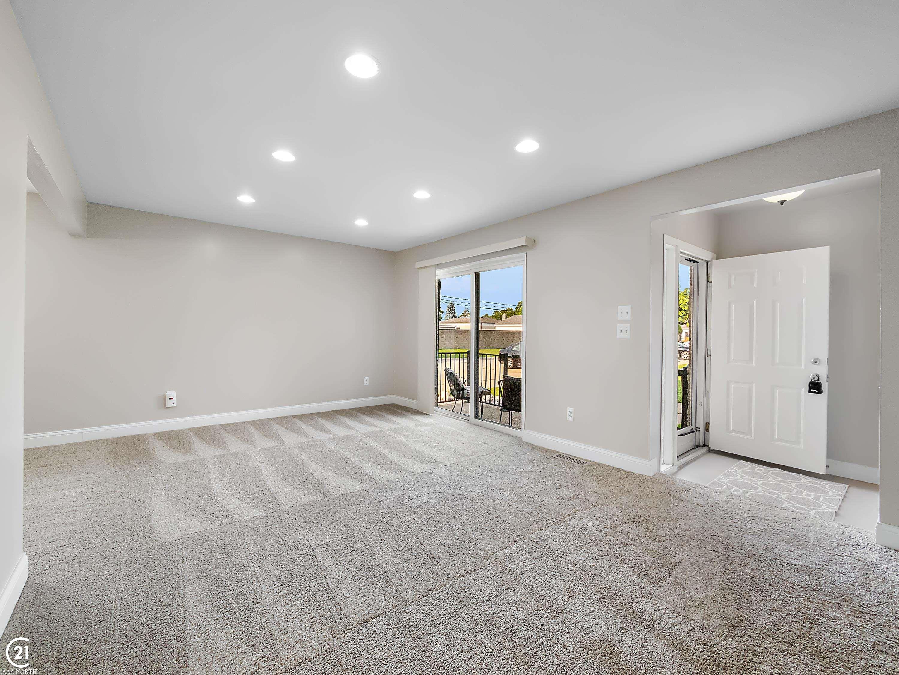 8577 Winchester Drive, Sterling Heights, MI 48313 — Photo 12