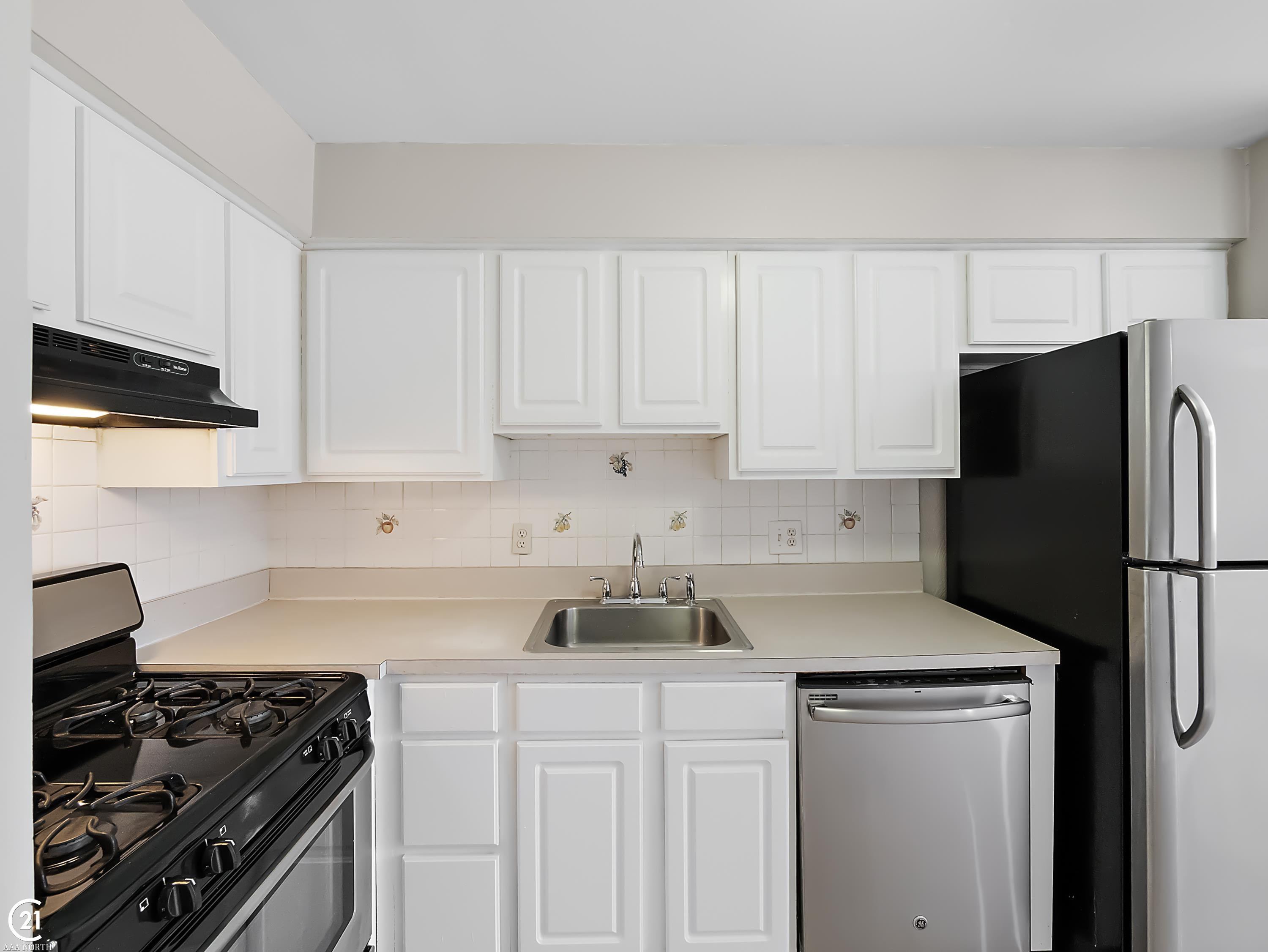 8577 Winchester Drive, Sterling Heights, MI 48313 — Photo 21