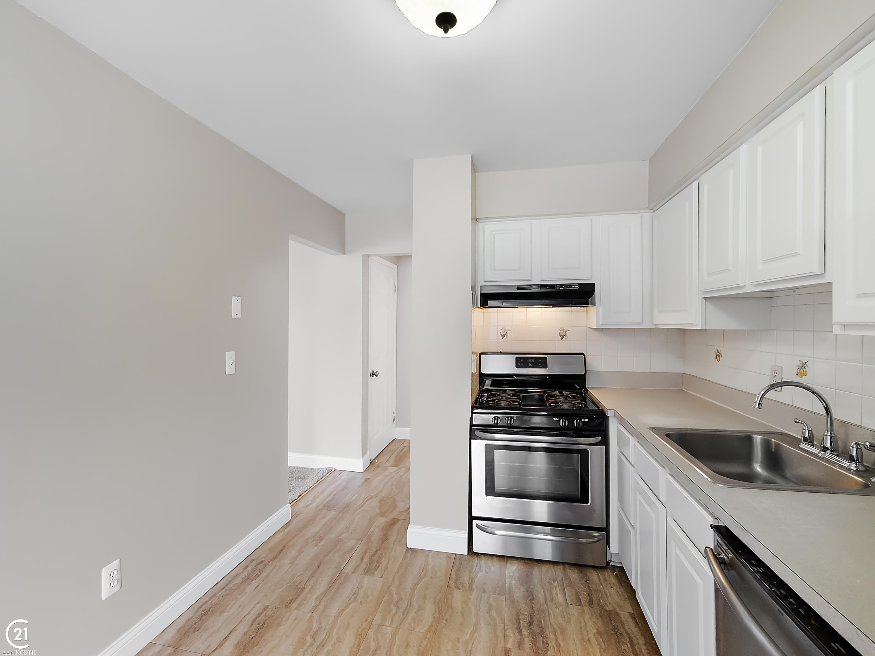 8577 Winchester Drive, Sterling Heights, MI 48313 — Photo 23