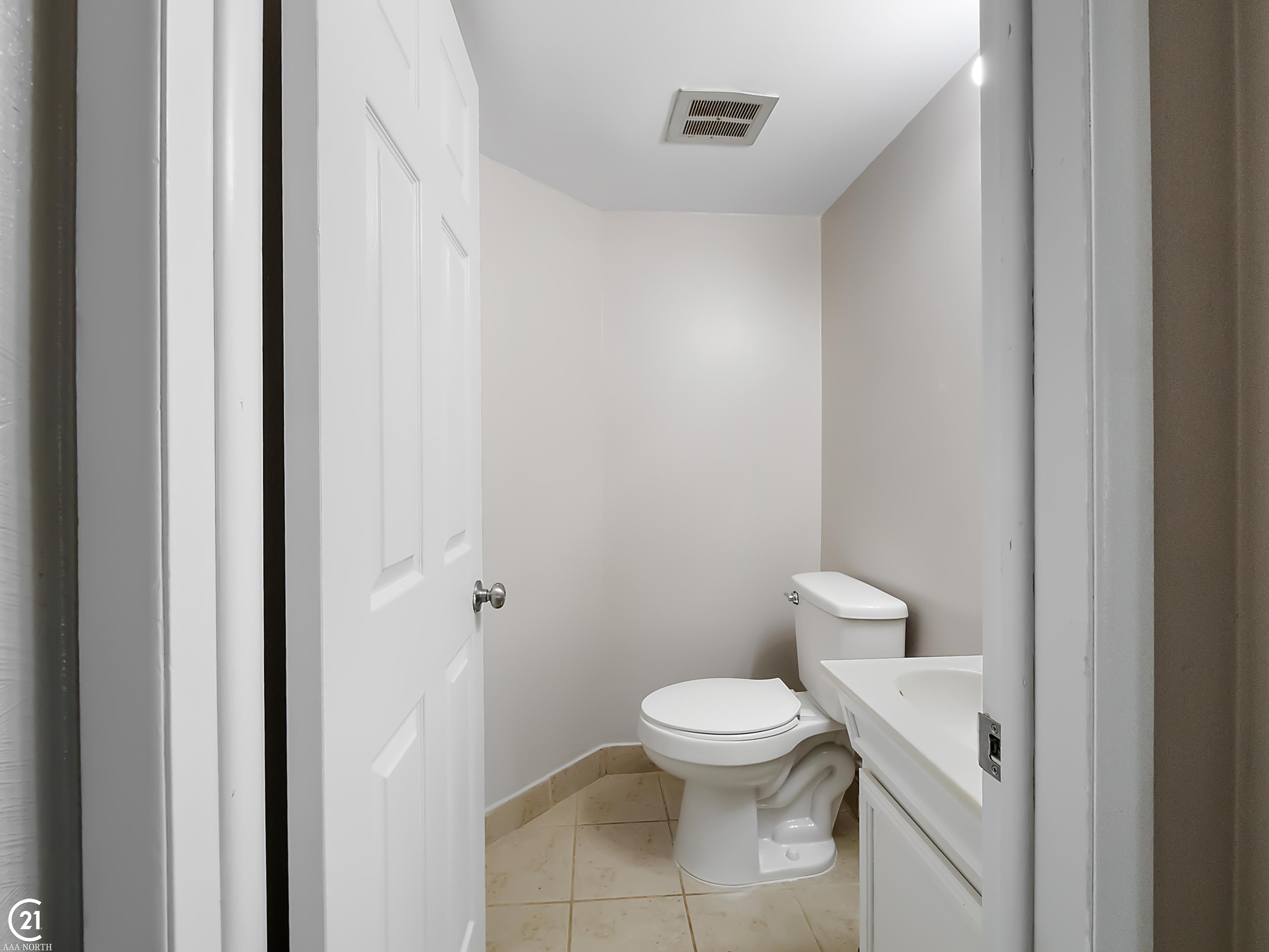 8577 Winchester Drive, Sterling Heights, MI 48313 — Photo 28