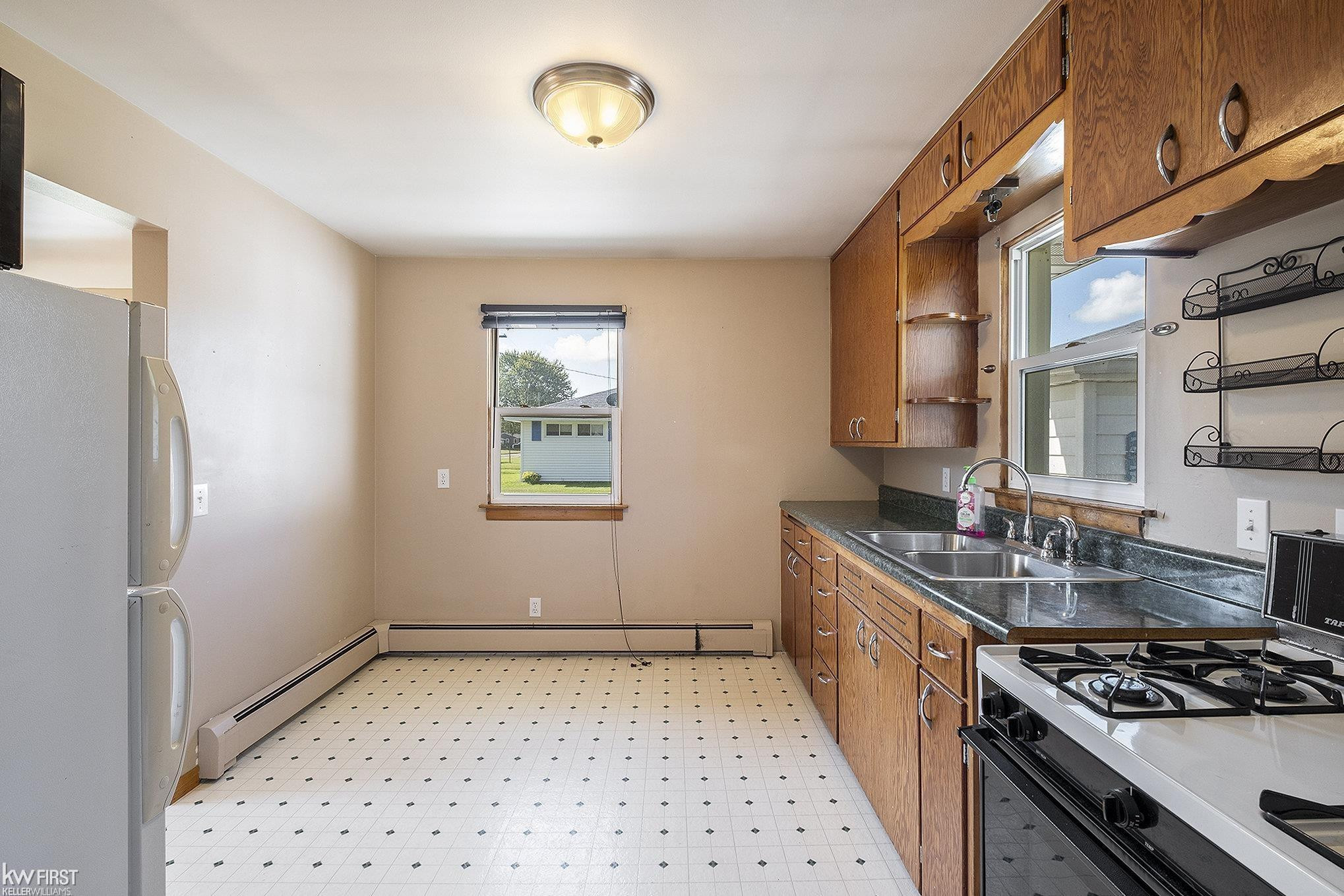 204 Southlawn, Auburn, MI 48611 — Photo 4