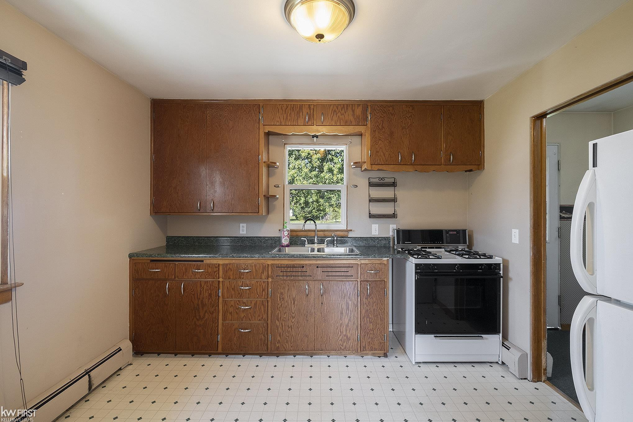 204 Southlawn, Auburn, MI 48611 — Photo 5