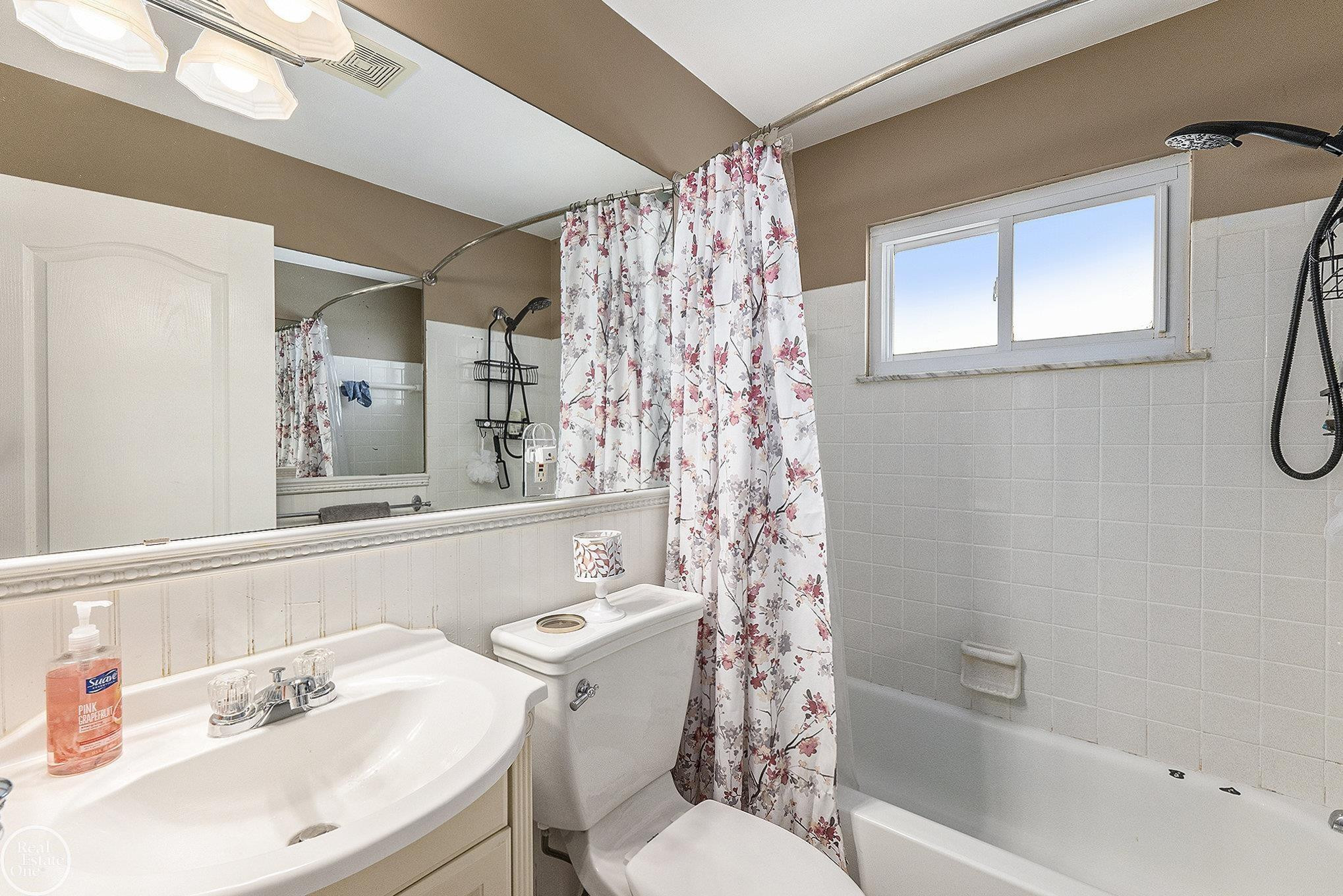 195 Minot Street, MI 48065 — Photo 12