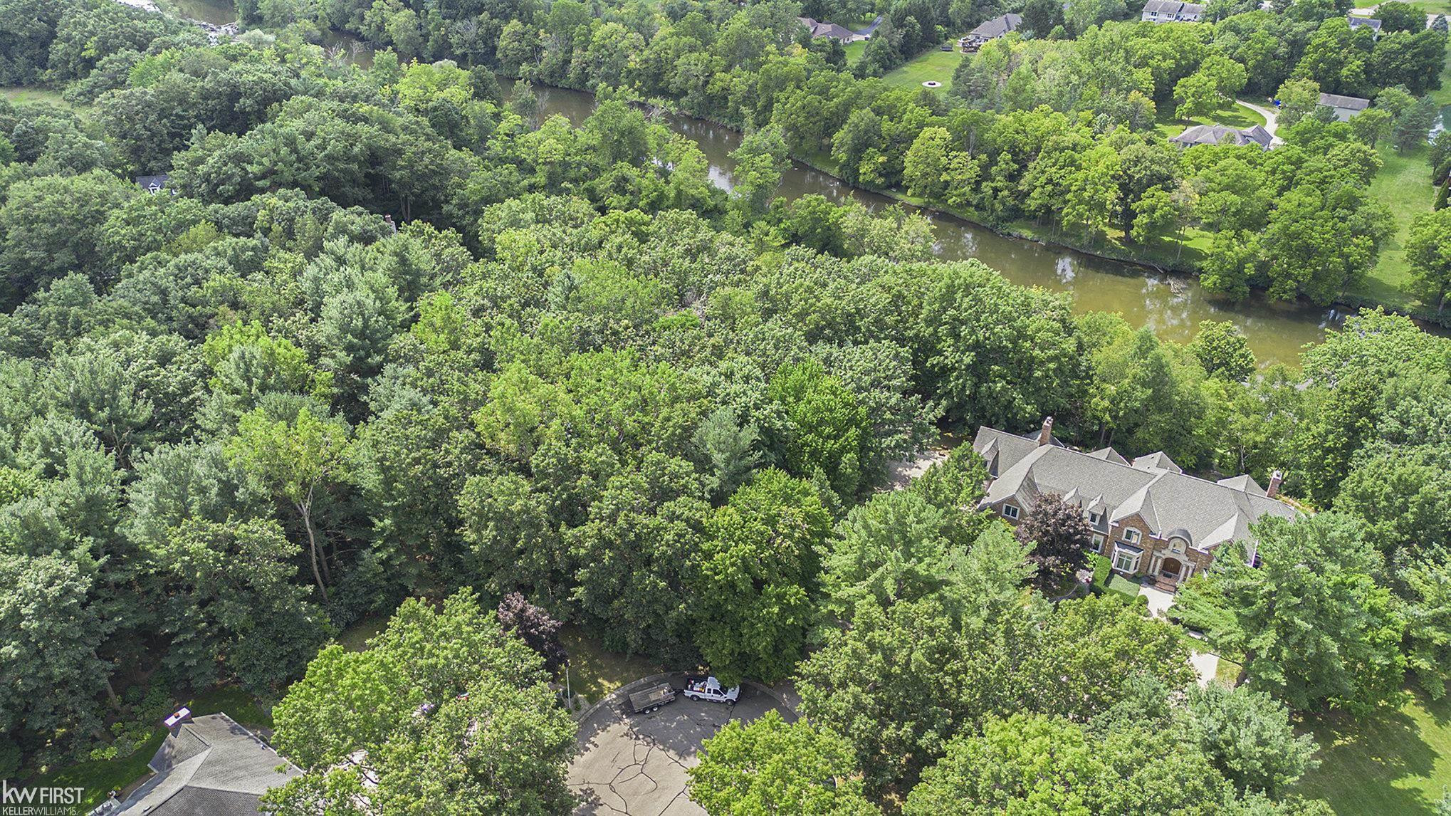 9207 N. Island Court, Flushing, MI 48433 — Photo 2