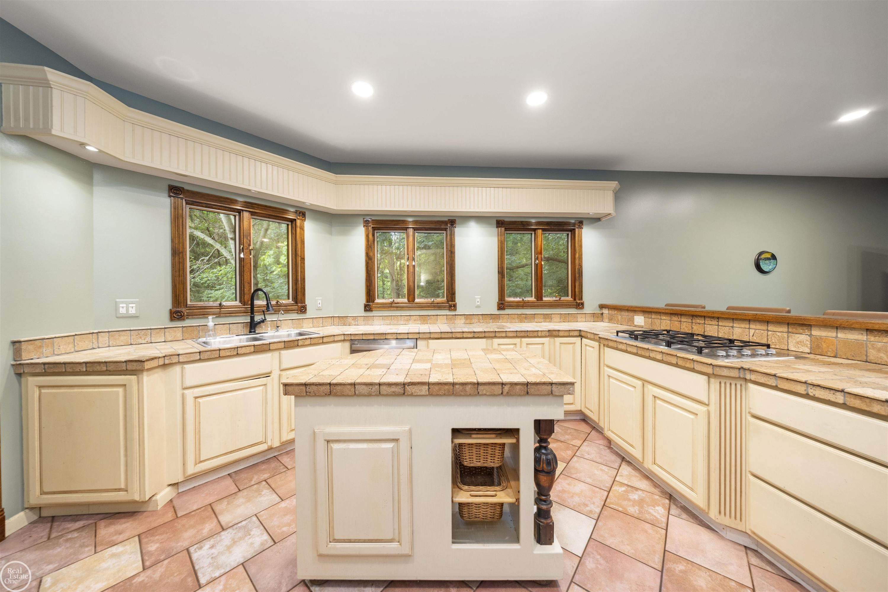 2855 Saddle Lane, Dryden, MI 48428 — Photo 10