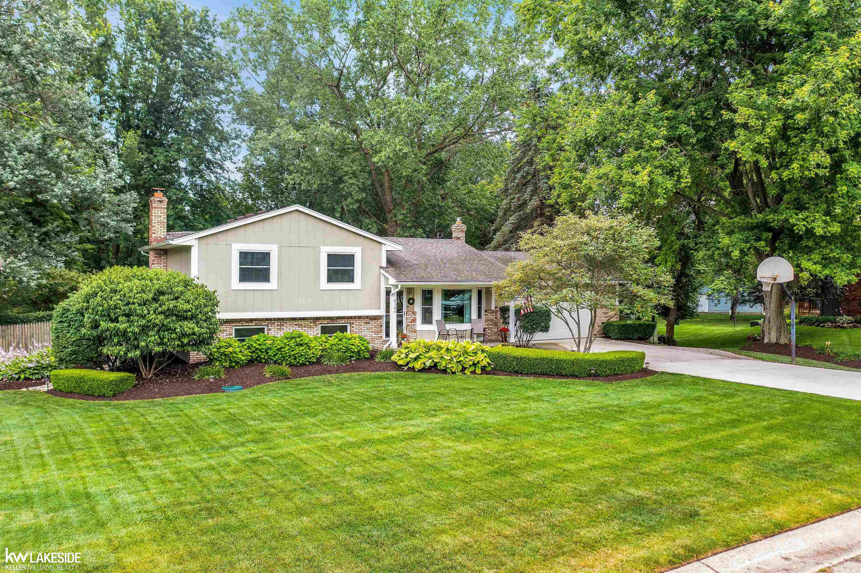 4164 Lake Knolls Drive, Oxford, MI 48371 — Photo 2