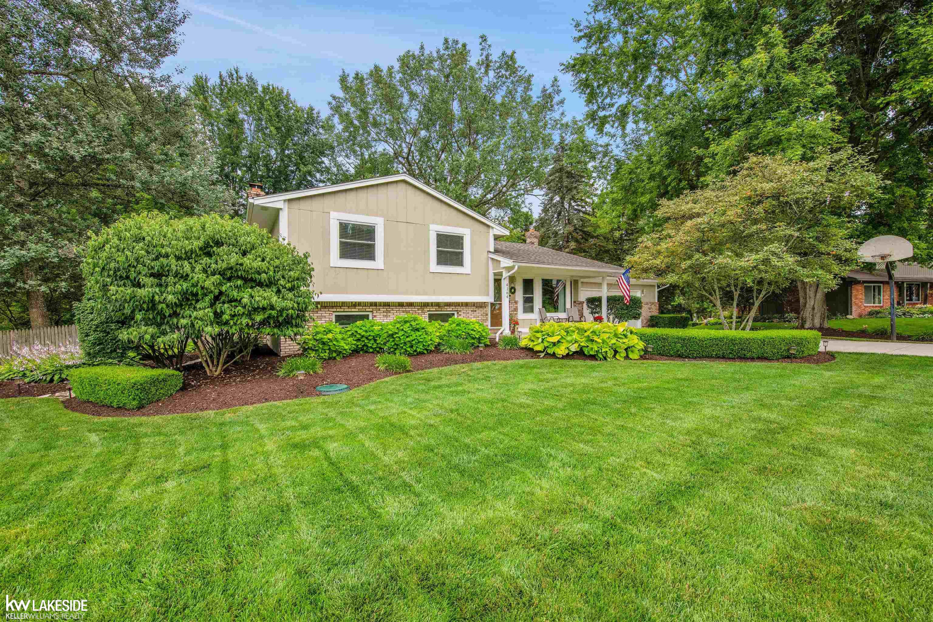 4164 Lake Knolls Drive, Oxford, MI 48371 — Photo 4