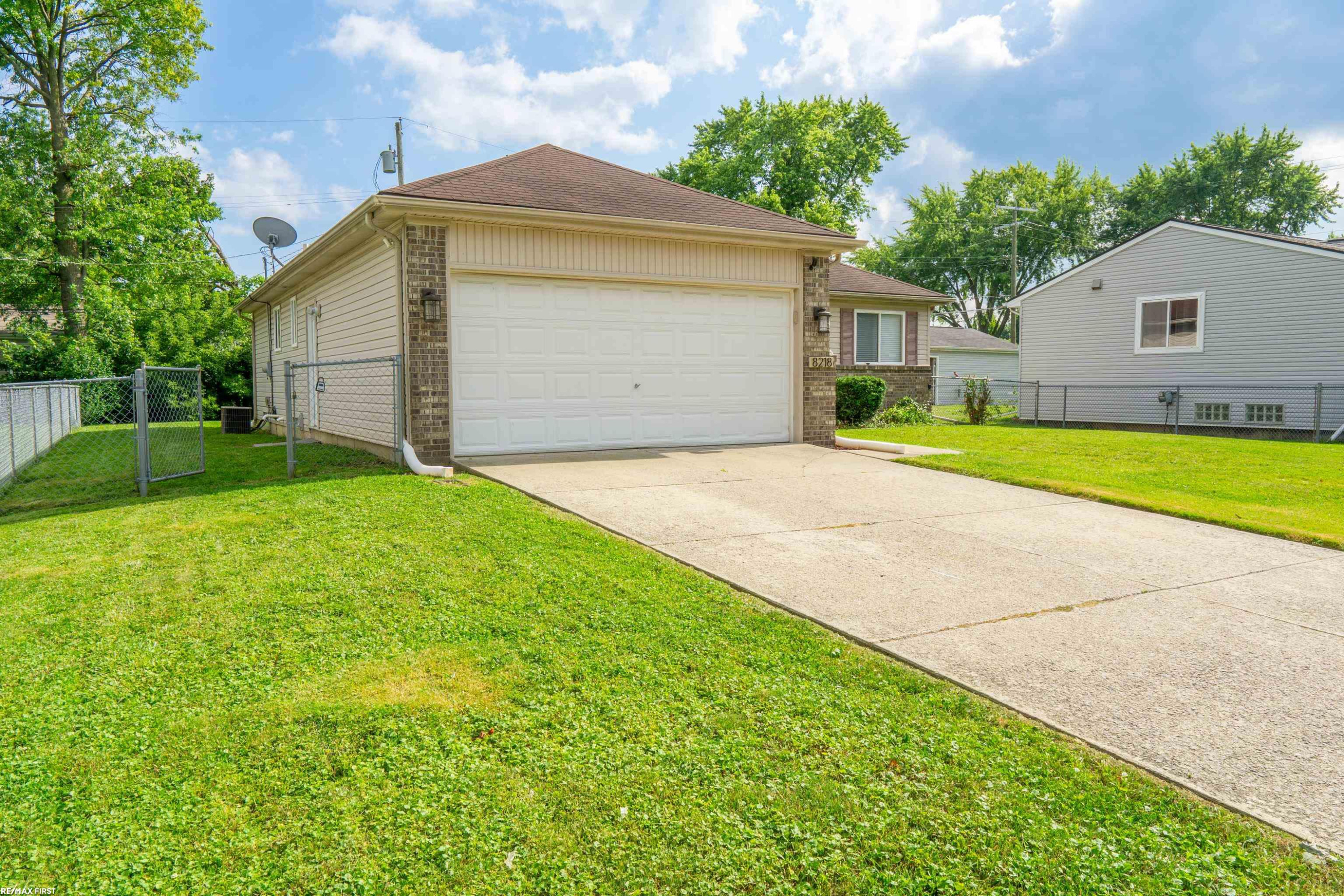 8218 Jewett Avenue, Warren, MI 48089 — Photo 2
