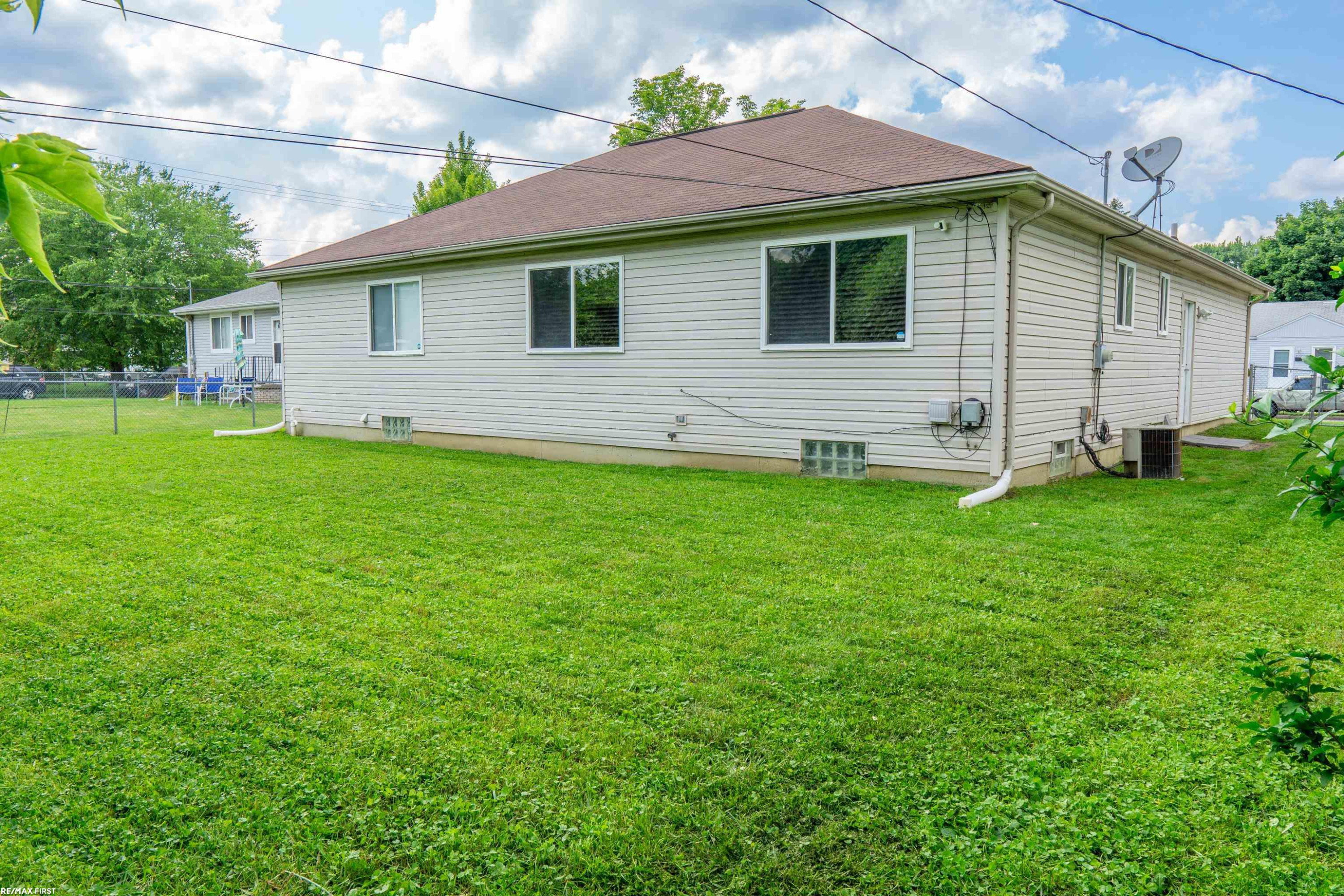 8218 Jewett Avenue, Warren, MI 48089 — Photo 5