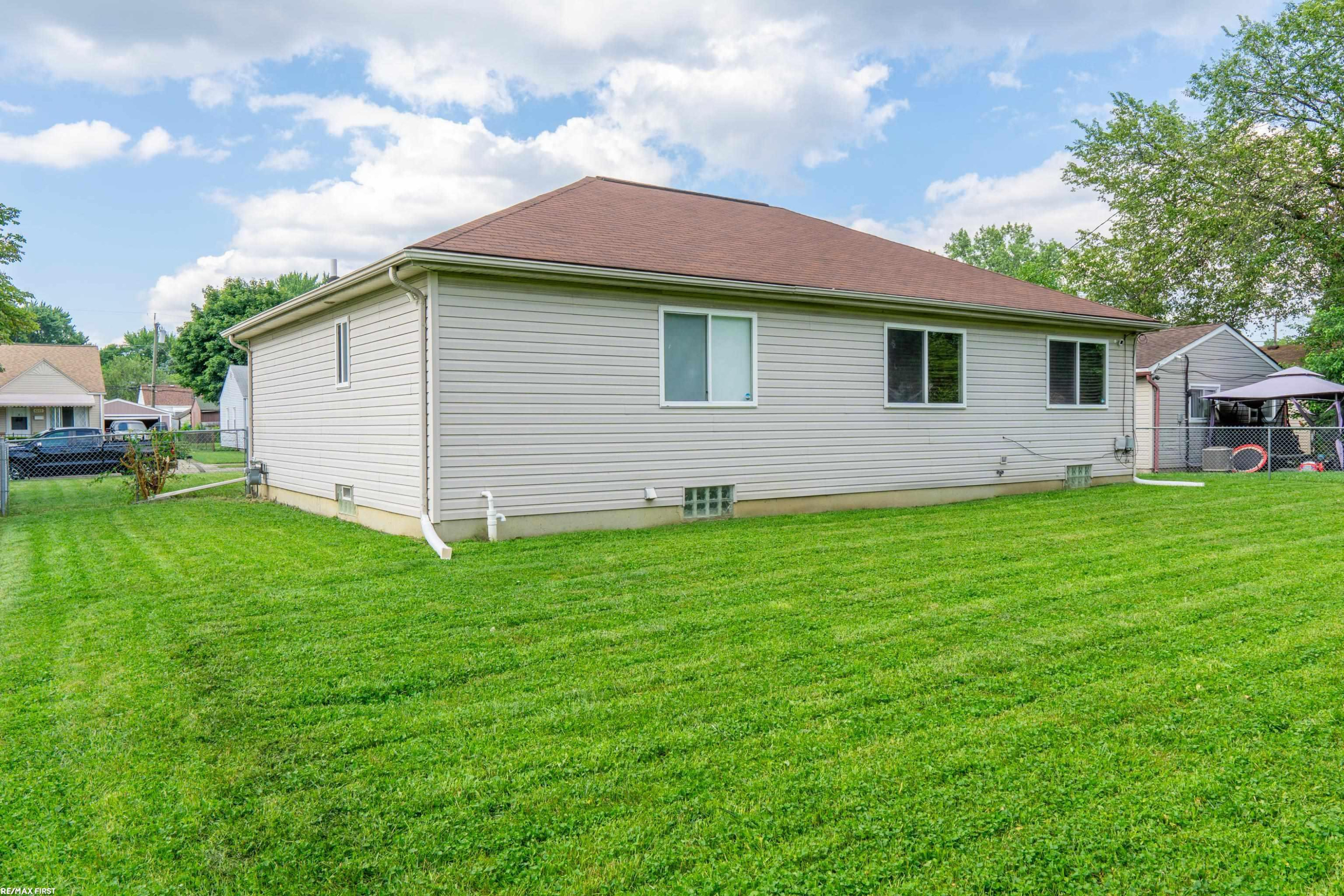 8218 Jewett Avenue, Warren, MI 48089 — Photo 6