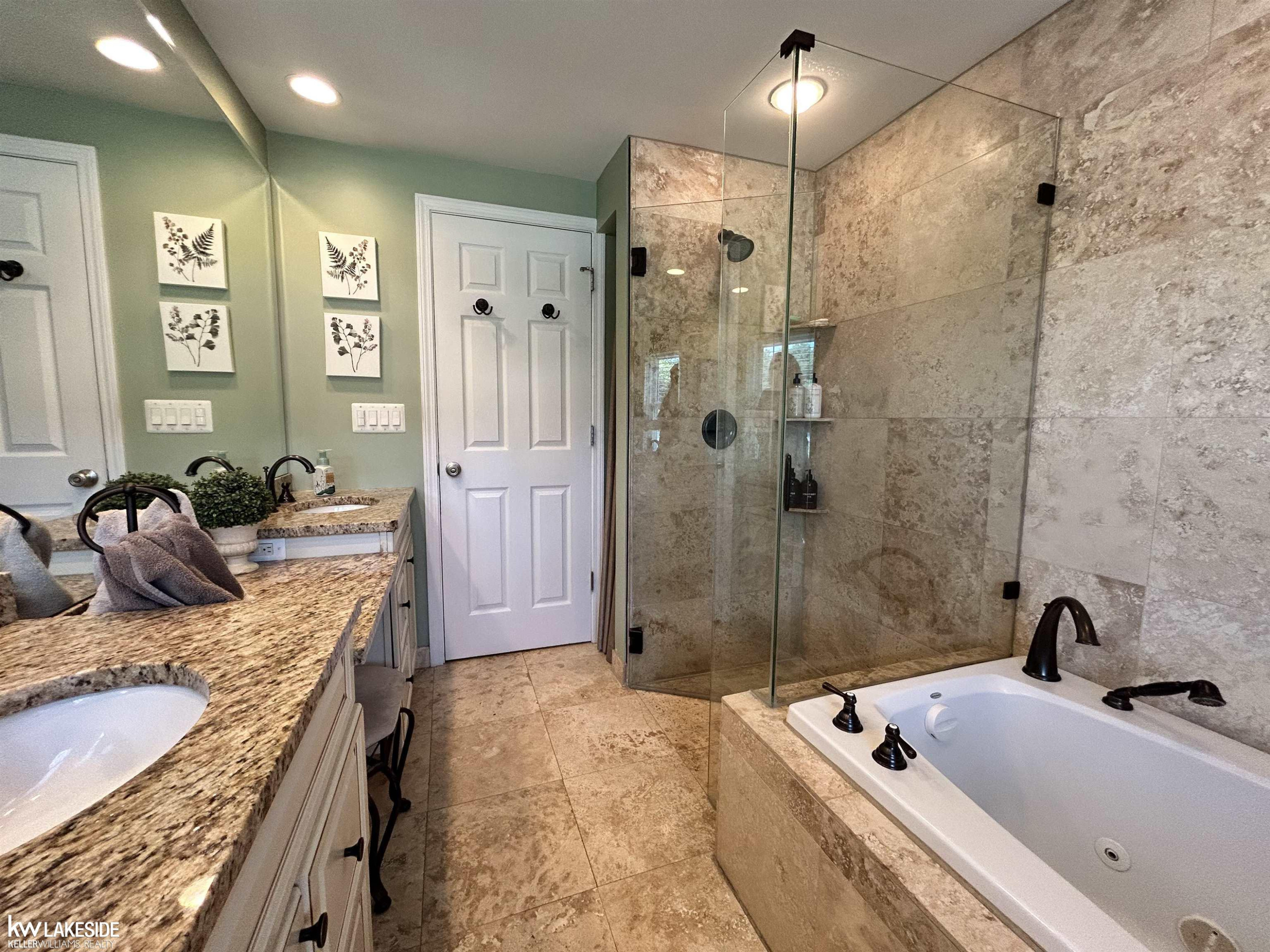 4164 Lake Knolls Drive, Oxford, MI 48371 — Photo 20