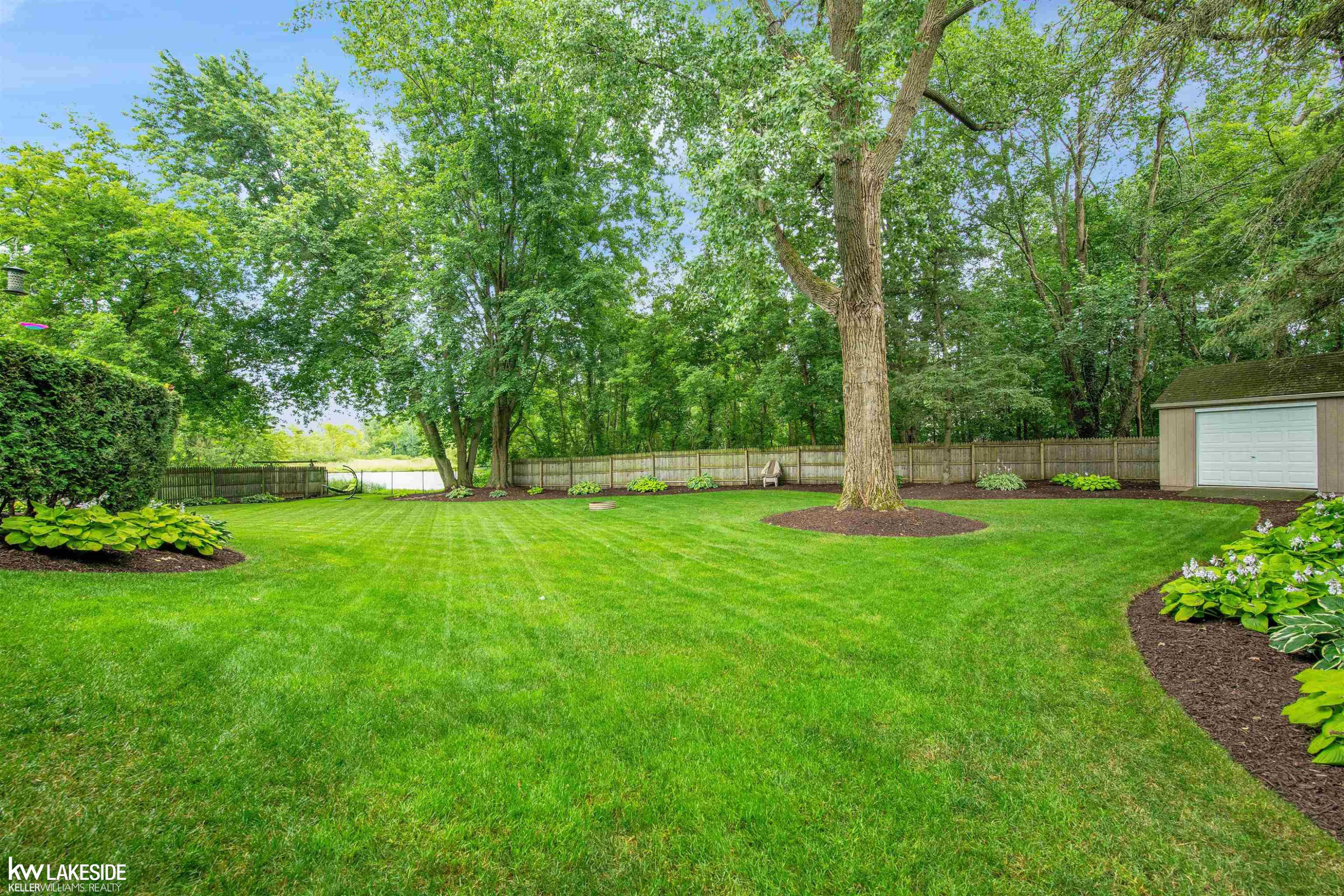 4164 Lake Knolls Drive, Oxford, MI 48371 — Photo 38